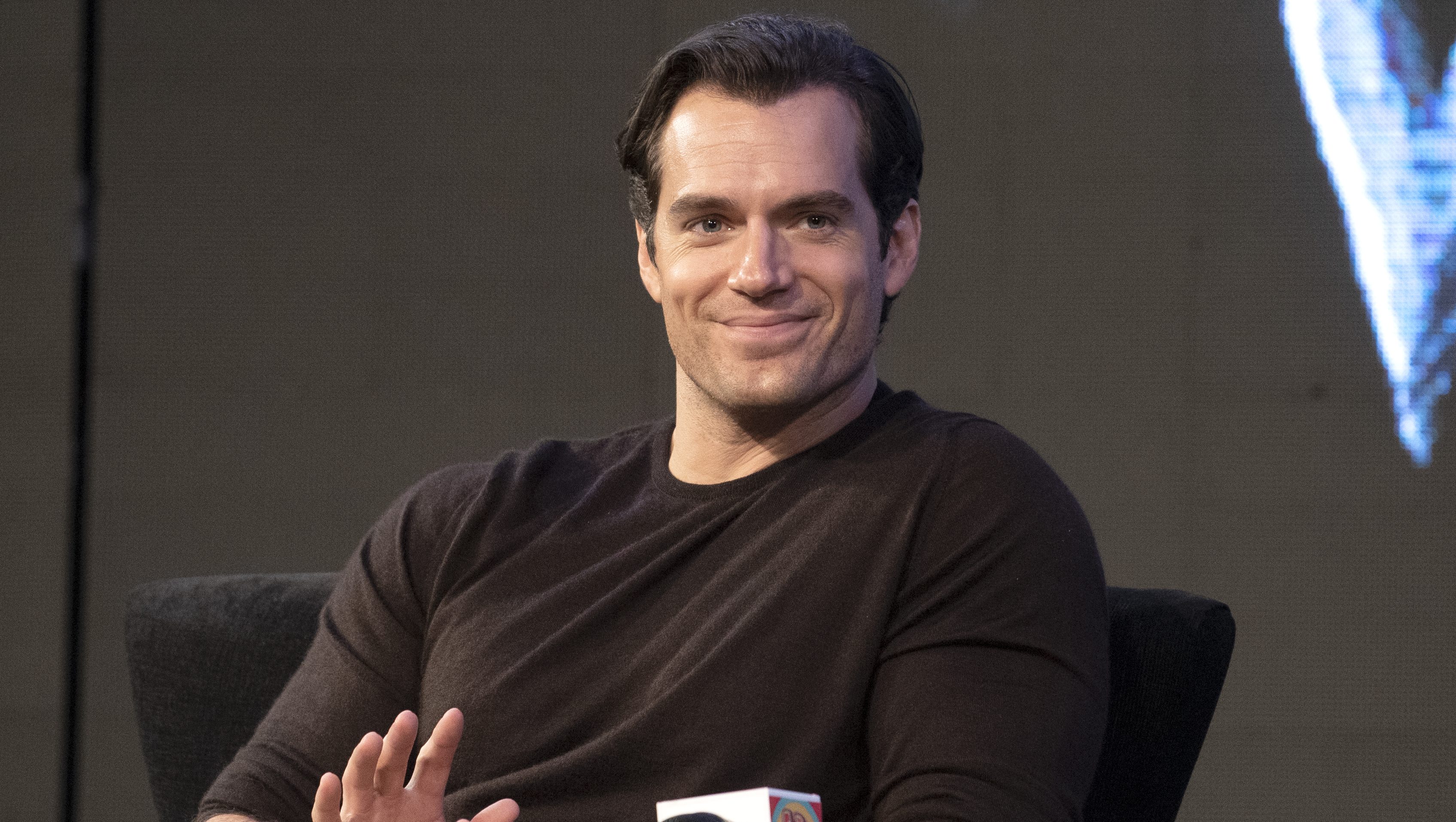 Henry Cavill nem örül annak, hogy rajongói a magánéletével foglalkoznak