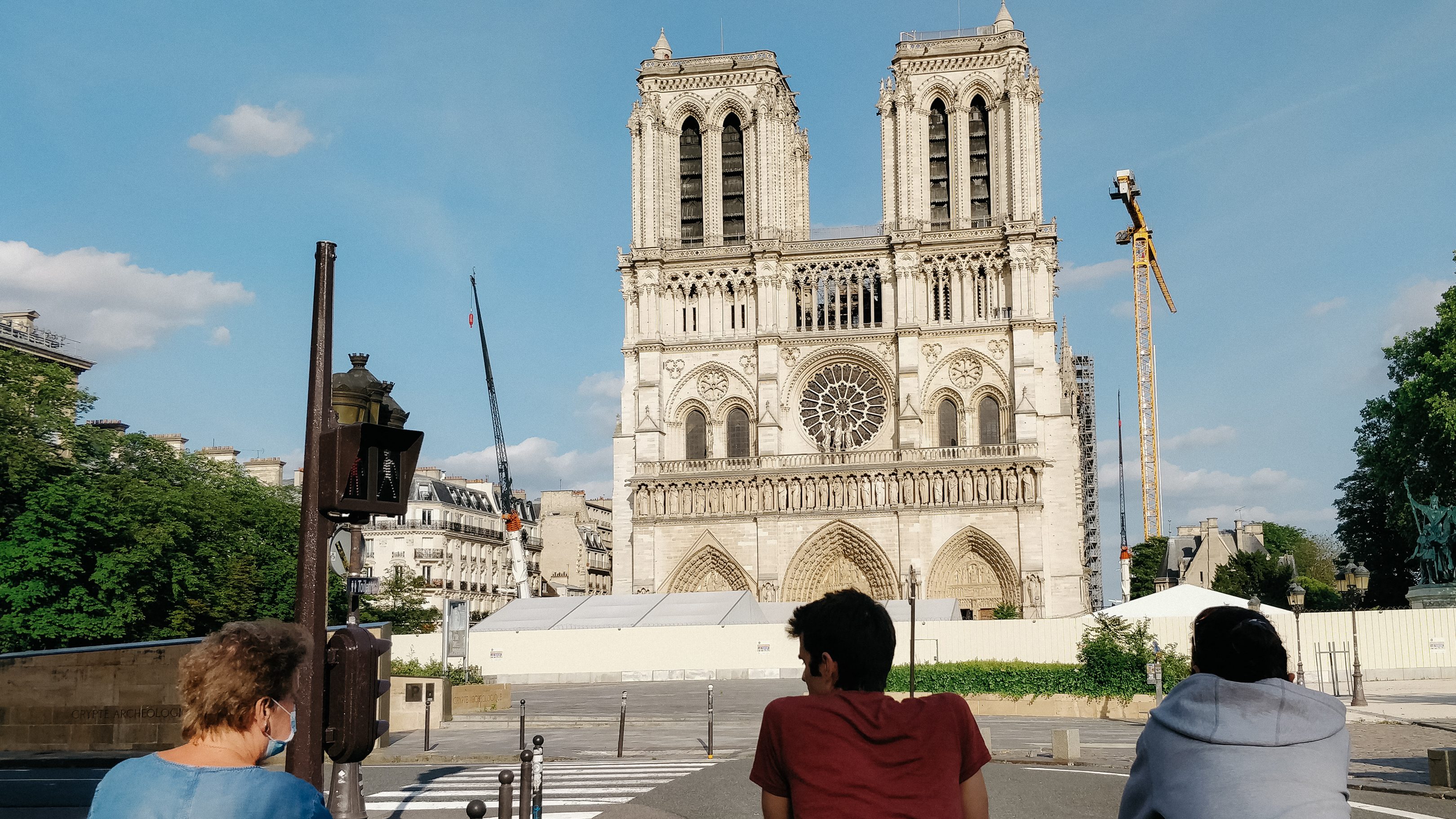 Újra lezárták a Notre-Dame előtti teret ólomszennyezés veszélye miatt