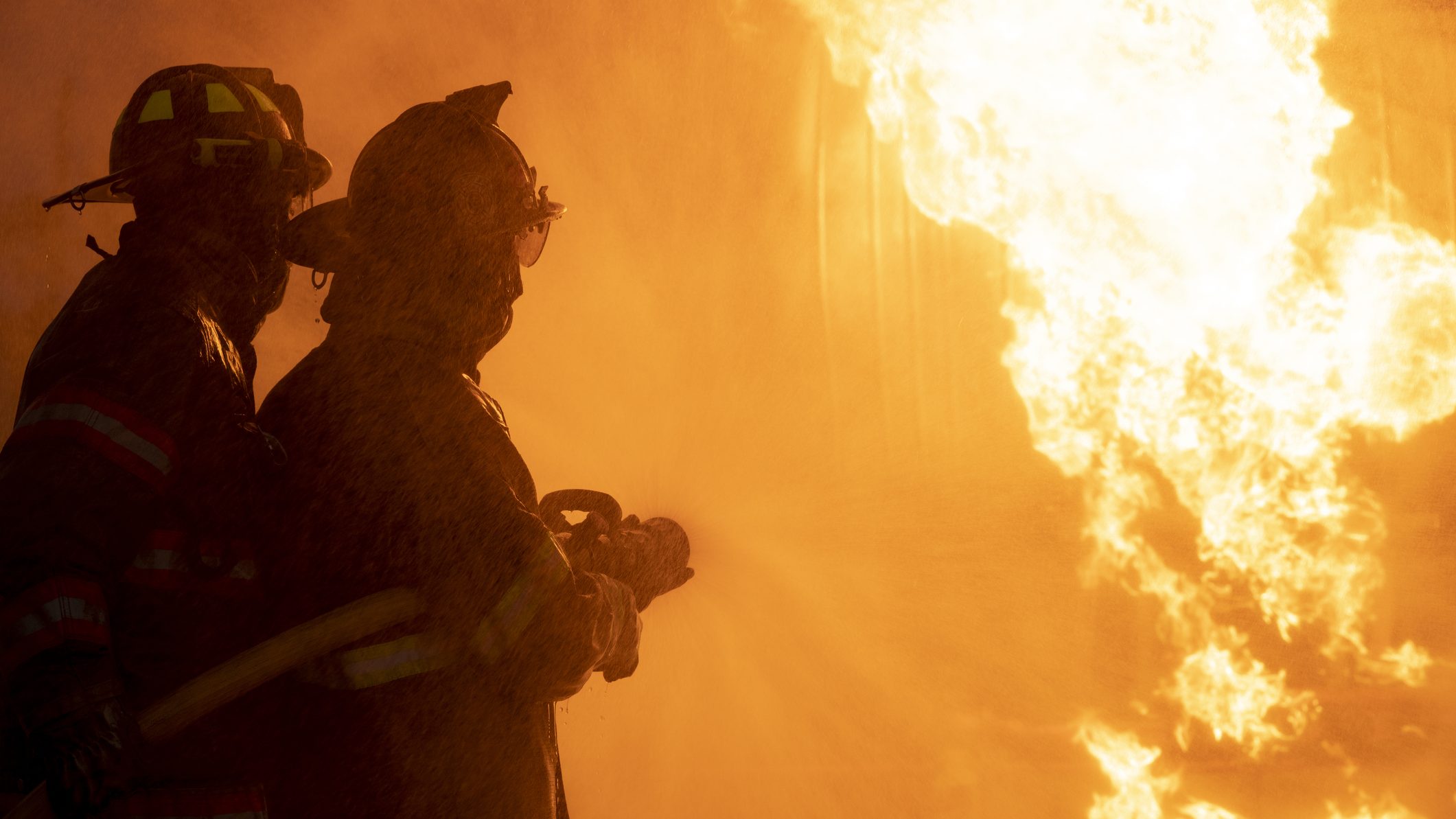 50 tűzoltó próbálta menteni a kiskőrösi palackozót