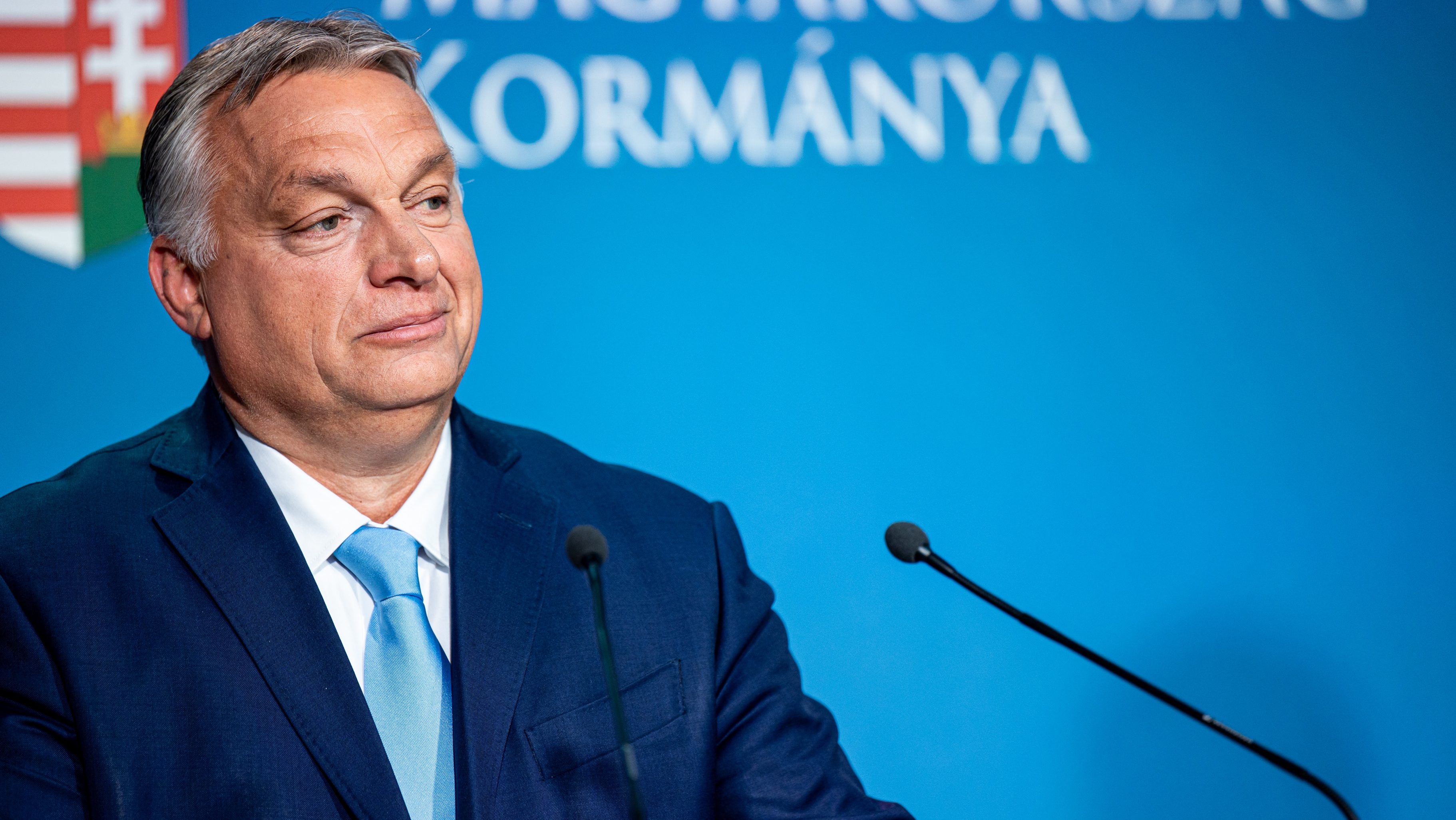 Orbán délelőtt népszavazást ígért a Fudanról, délután a fideszesek átnyomtak két, a Fudant bebiztosító javaslatot