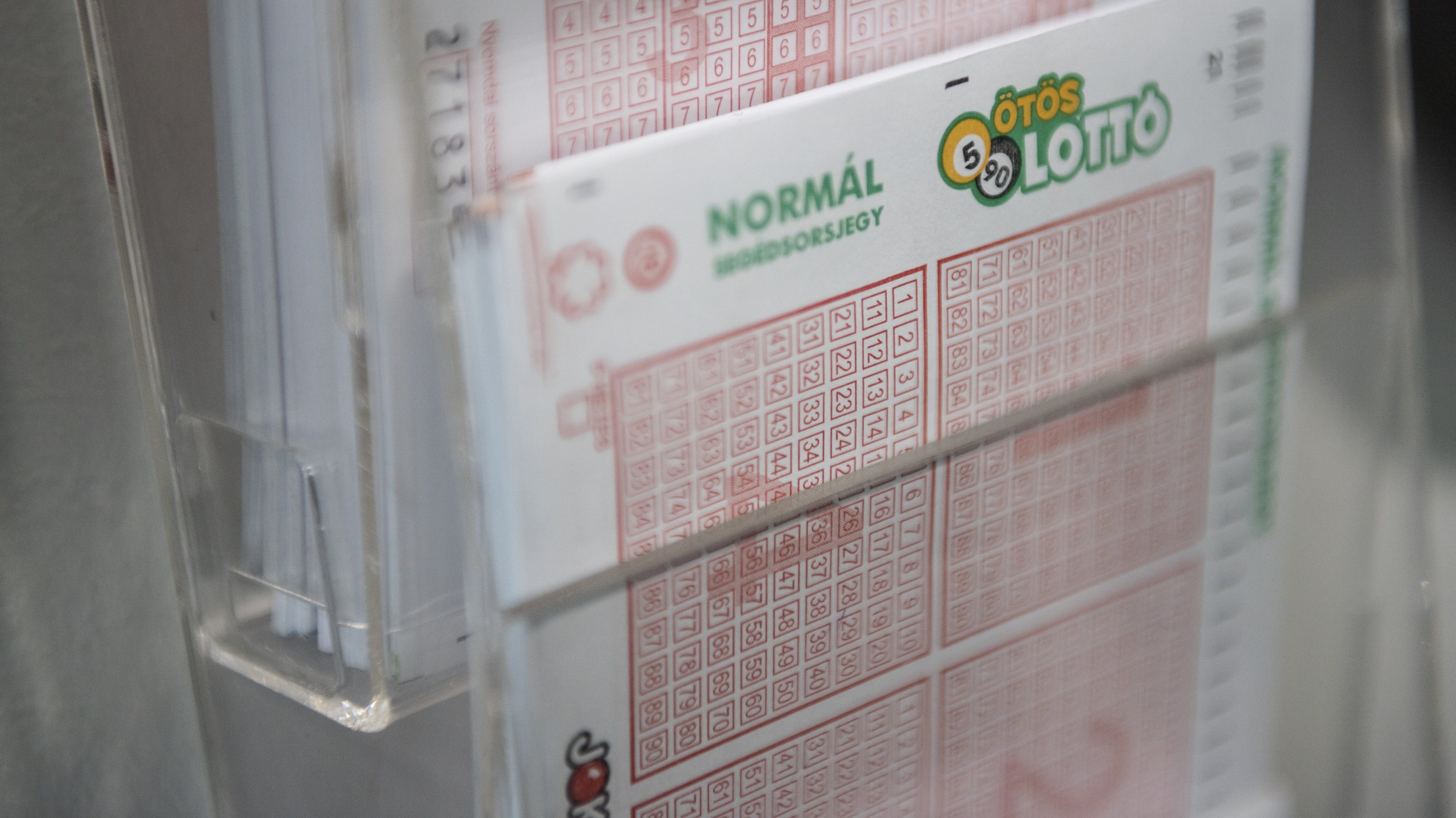 A héten azok jártak jól a lottón, akik szinte csak hetvenes számokat raktak meg