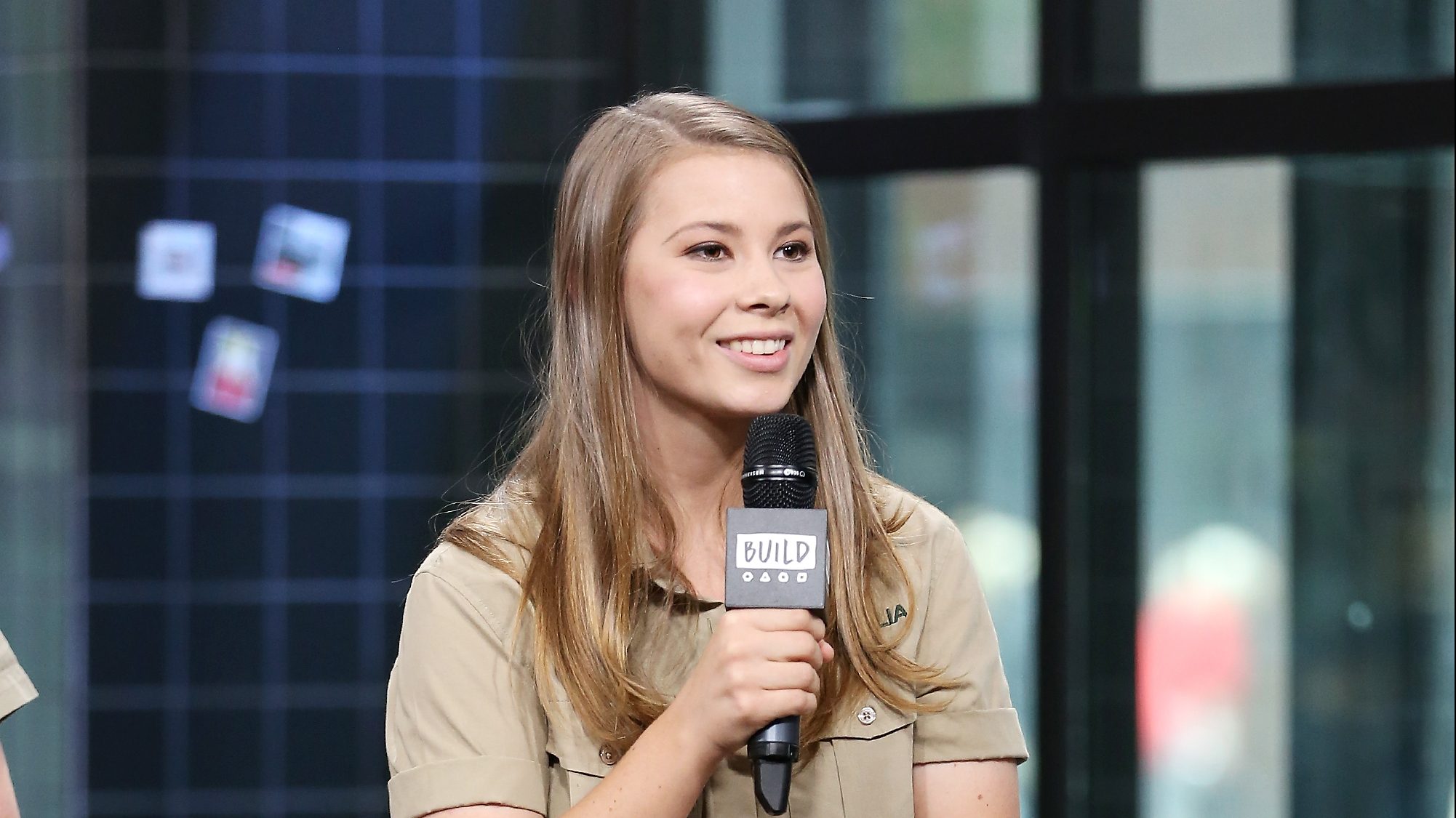 Bindi Irwin a családja miatt egy hónapig szünetelteti az Instagramját