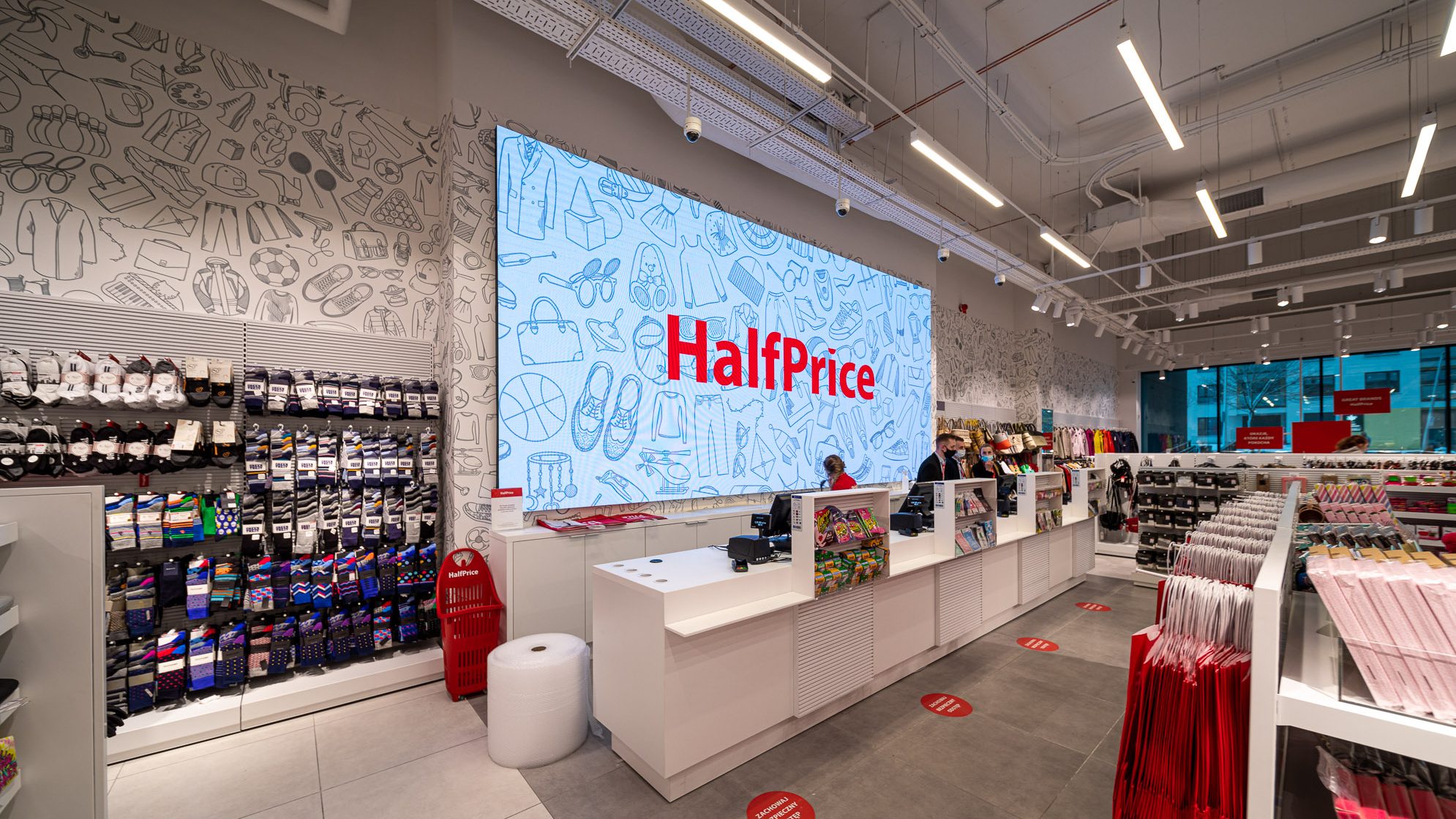 Új kiskereskedelmi modellel debütál Magyarországon az új HalfPrice üzletlánc (x)