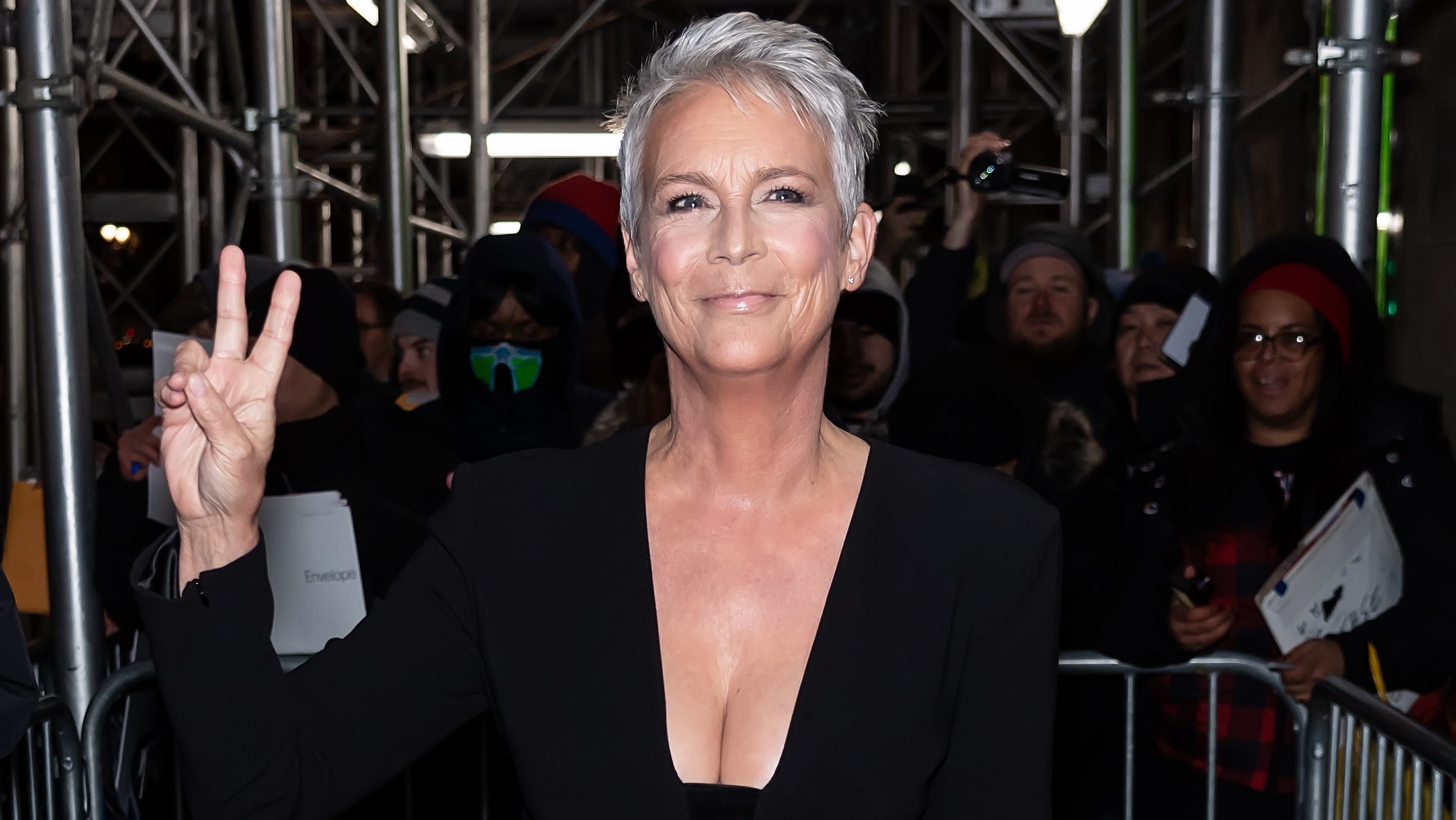 Jamie Lee Curtis előkereste kamaszkori fotóit