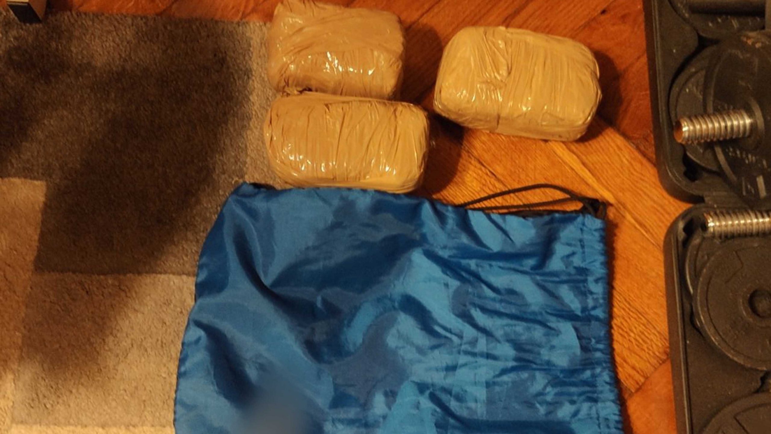 Négy és fél kiló drogot találtak egy férfinél a Terézvárosban