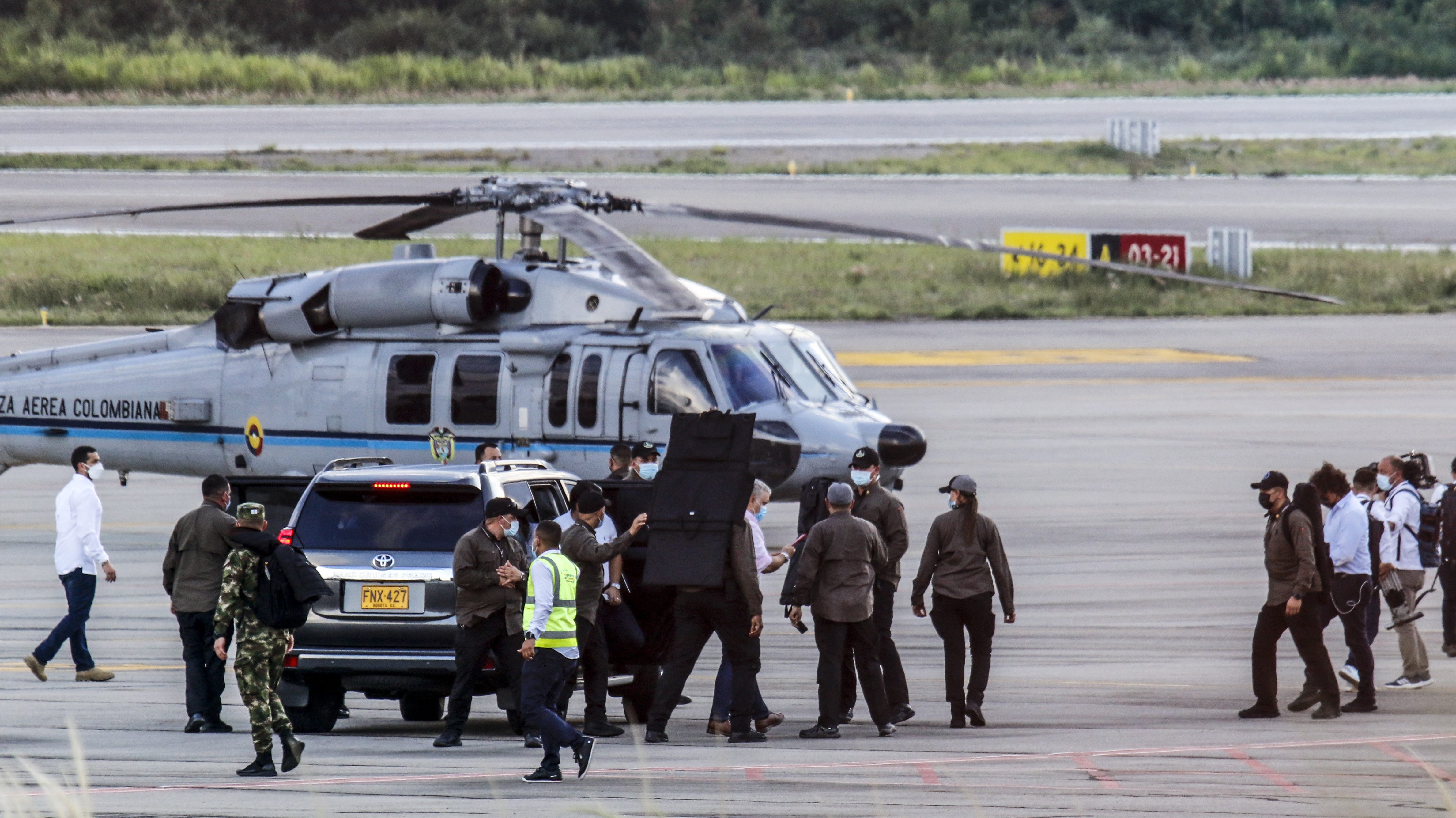 Rálőttek a kolumbiai elnök helikopterére