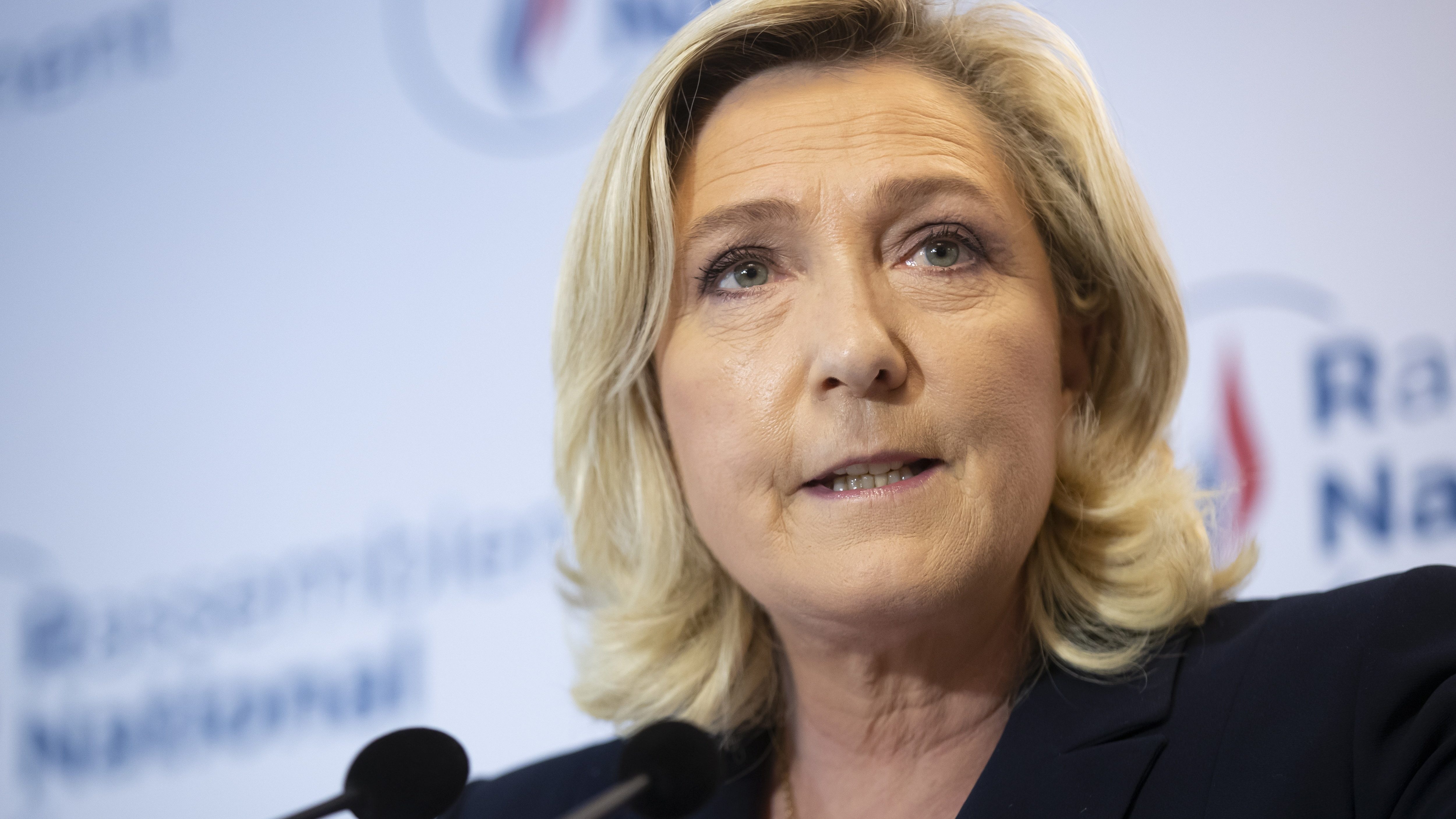 Nagyot bukott a főpróbán Marine Le Pen