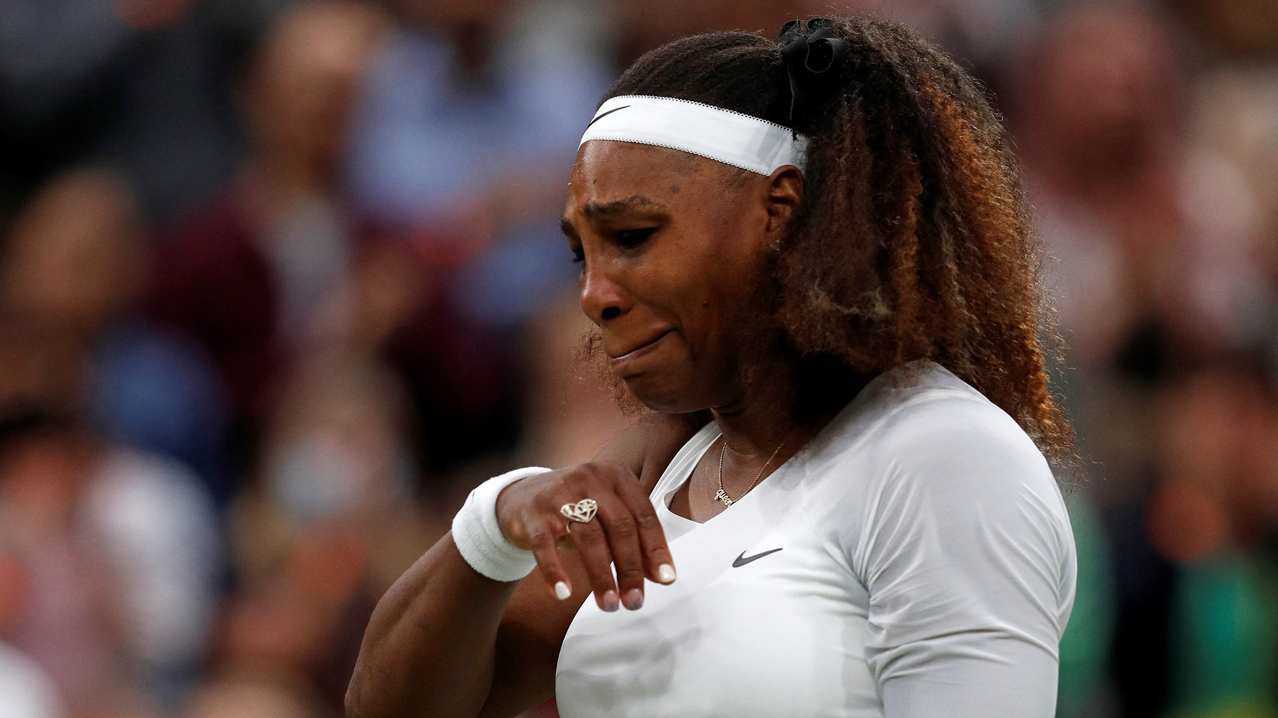 Sírva adta fel a wimbledoni tenisztornát Serena Williams