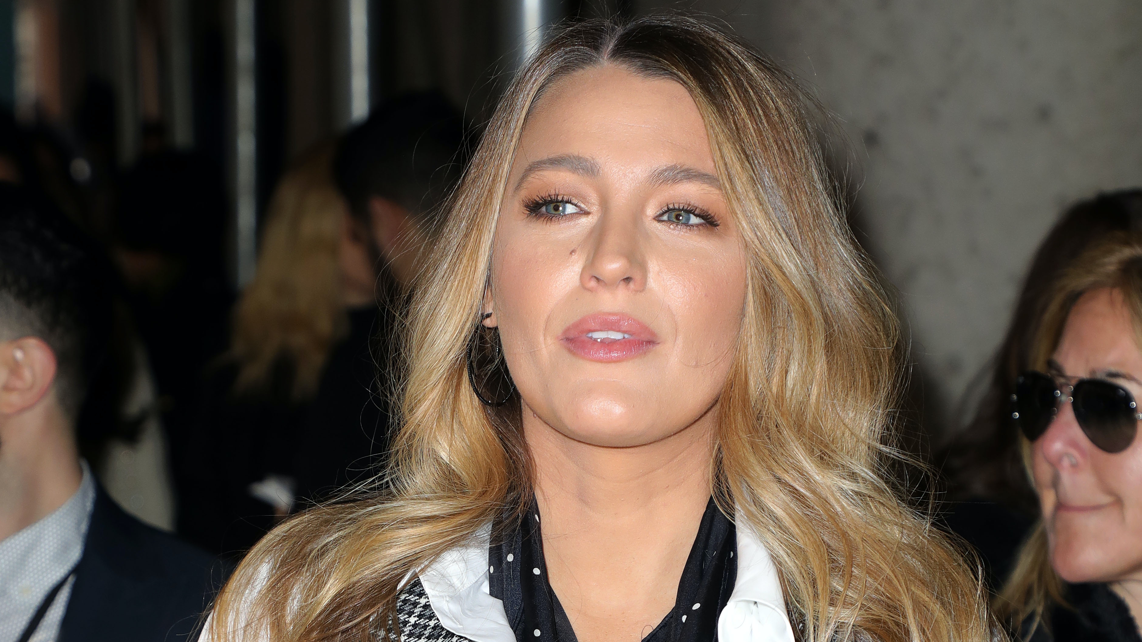 Blake Lively kiborította a bilit, miután egy fotós a gyerekeit követte