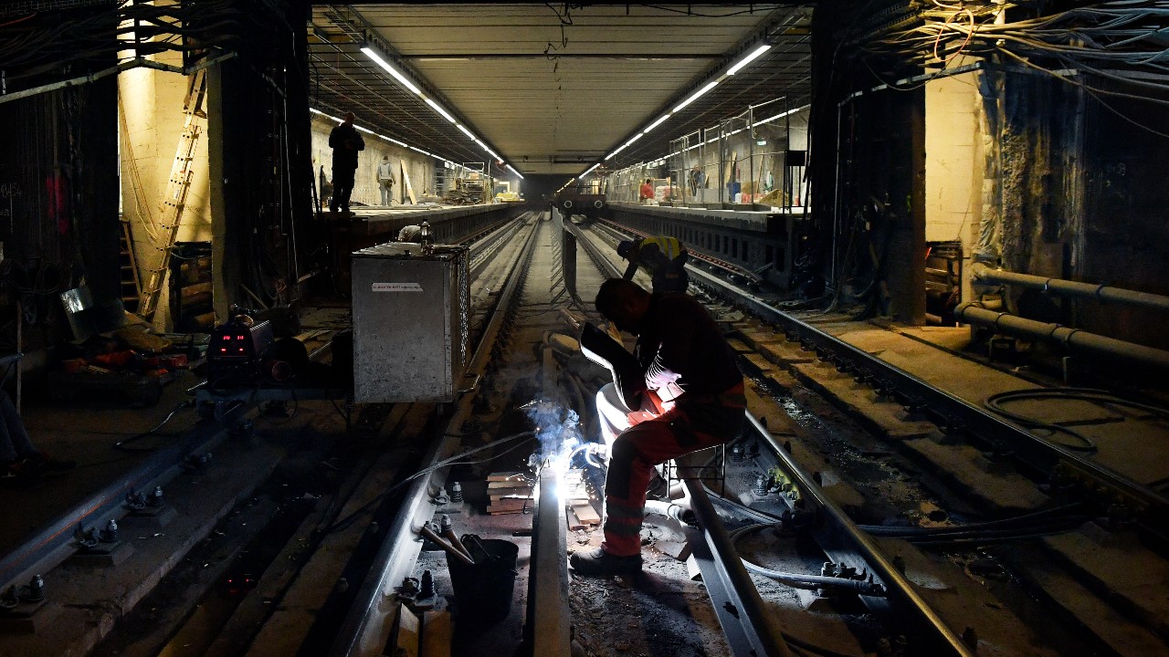 Tovább nehezedik a közlekedés Pesten a hármas metró felújítása miatt