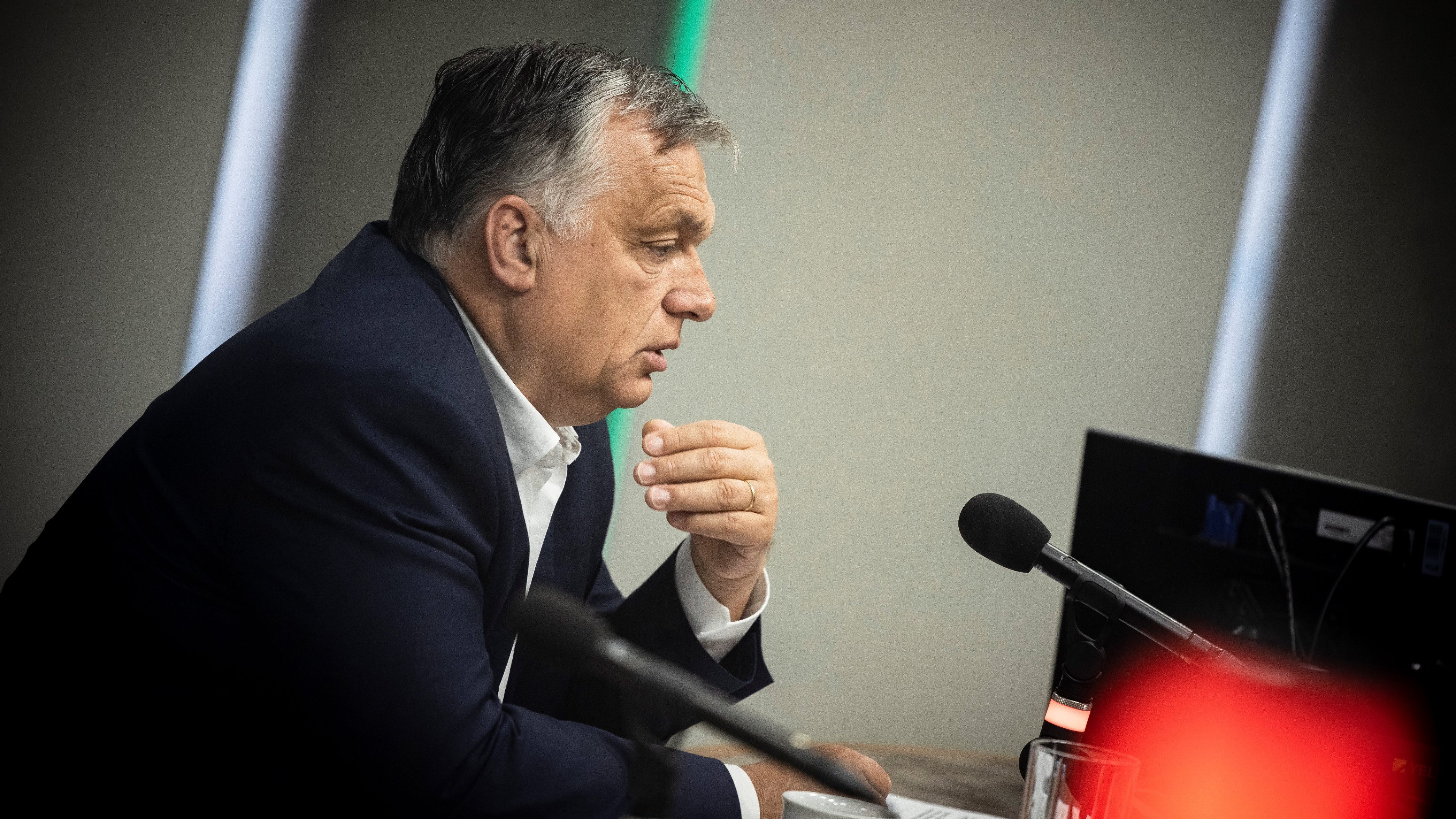 Nézőpont: A magyarok többsége a kormánnyal ért egyet népszavazásügyben