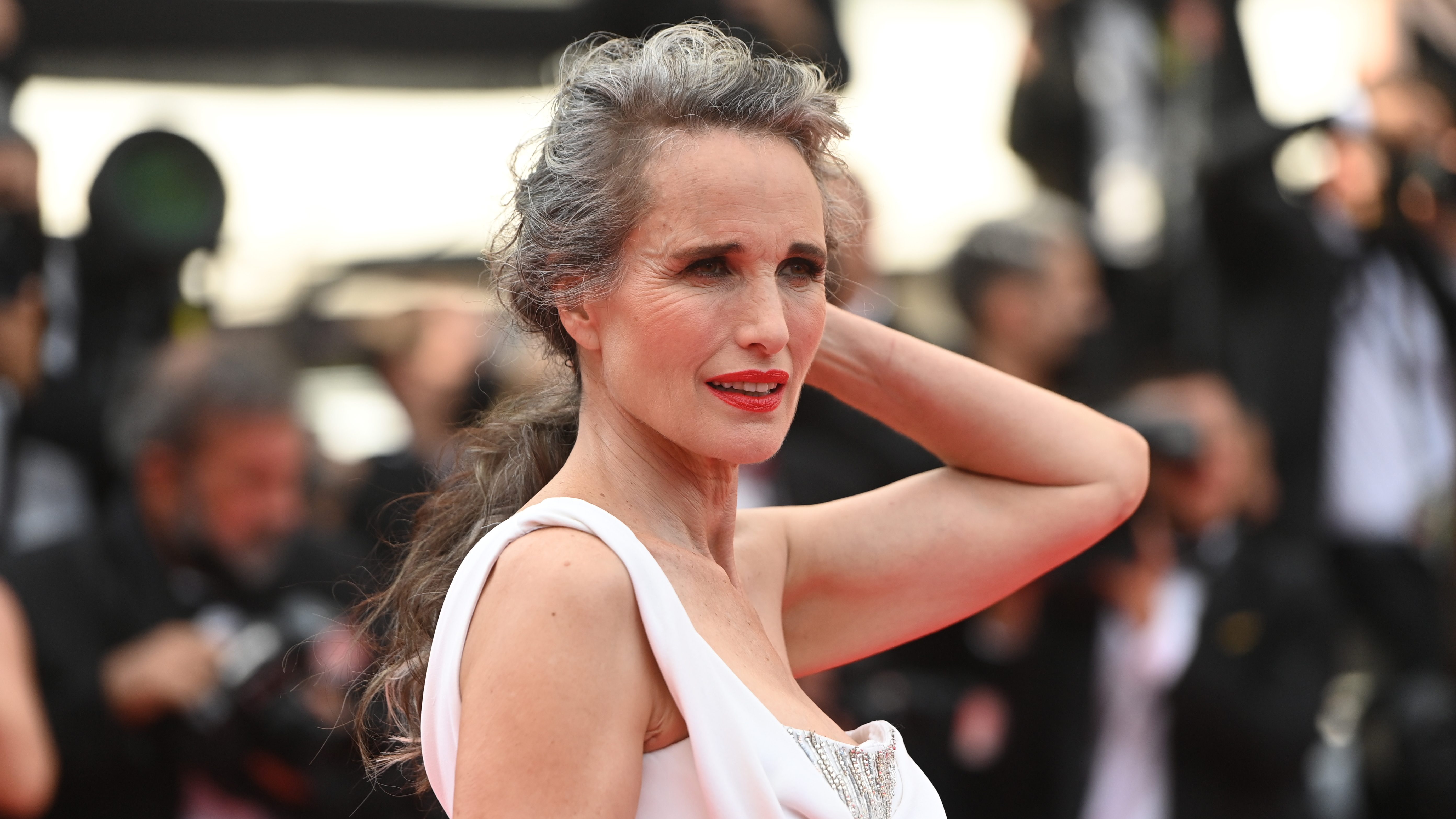 Andie MacDowell menedzserei nem nézték jó szemmel, hogy a színésznő haja ősz lett