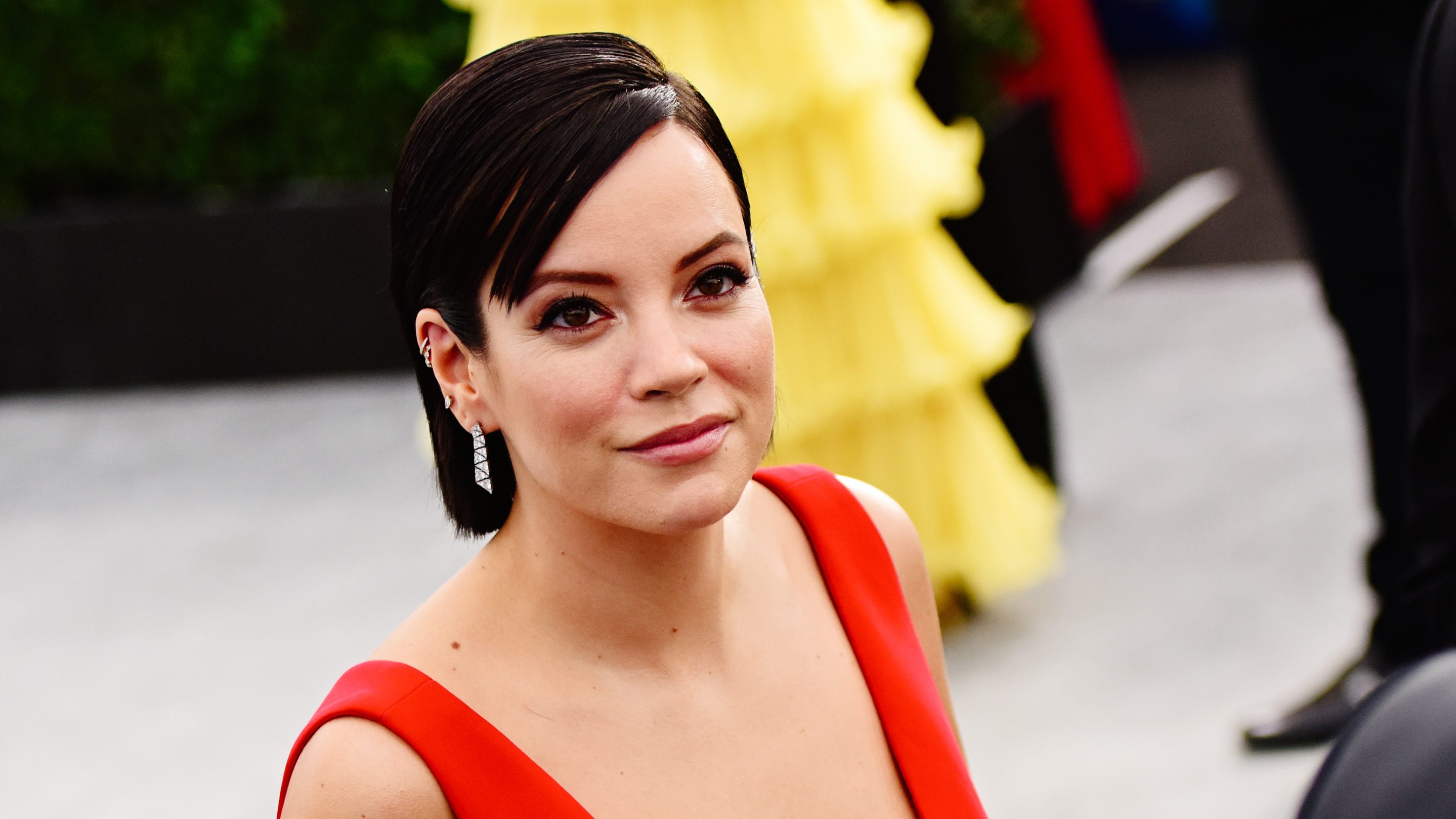 Lily Allen megünnepelte, hogy már két éve nem iszik és kábítószerezik