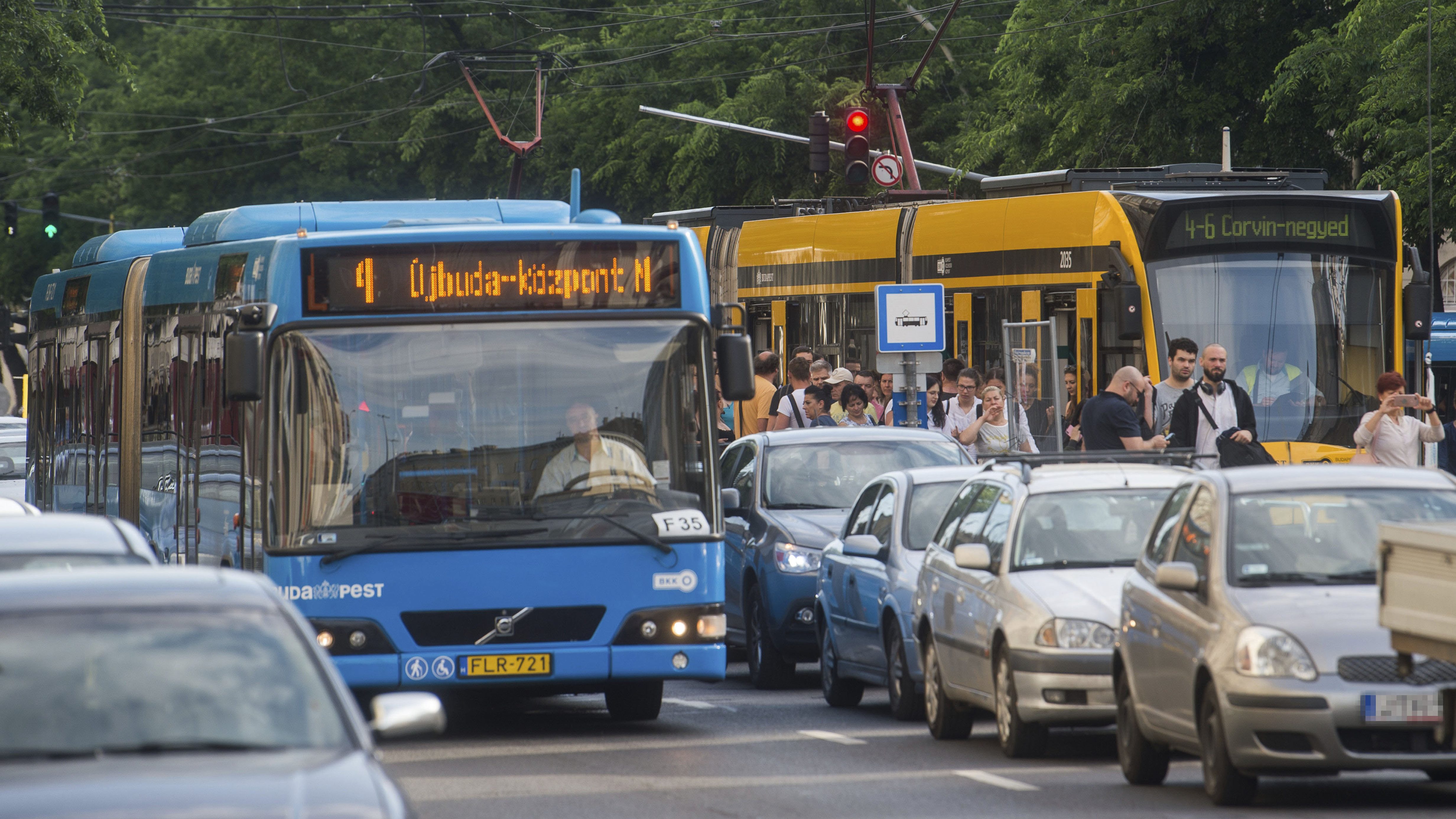 Több villamos helyett is pótlóbusz jár a fővárosban