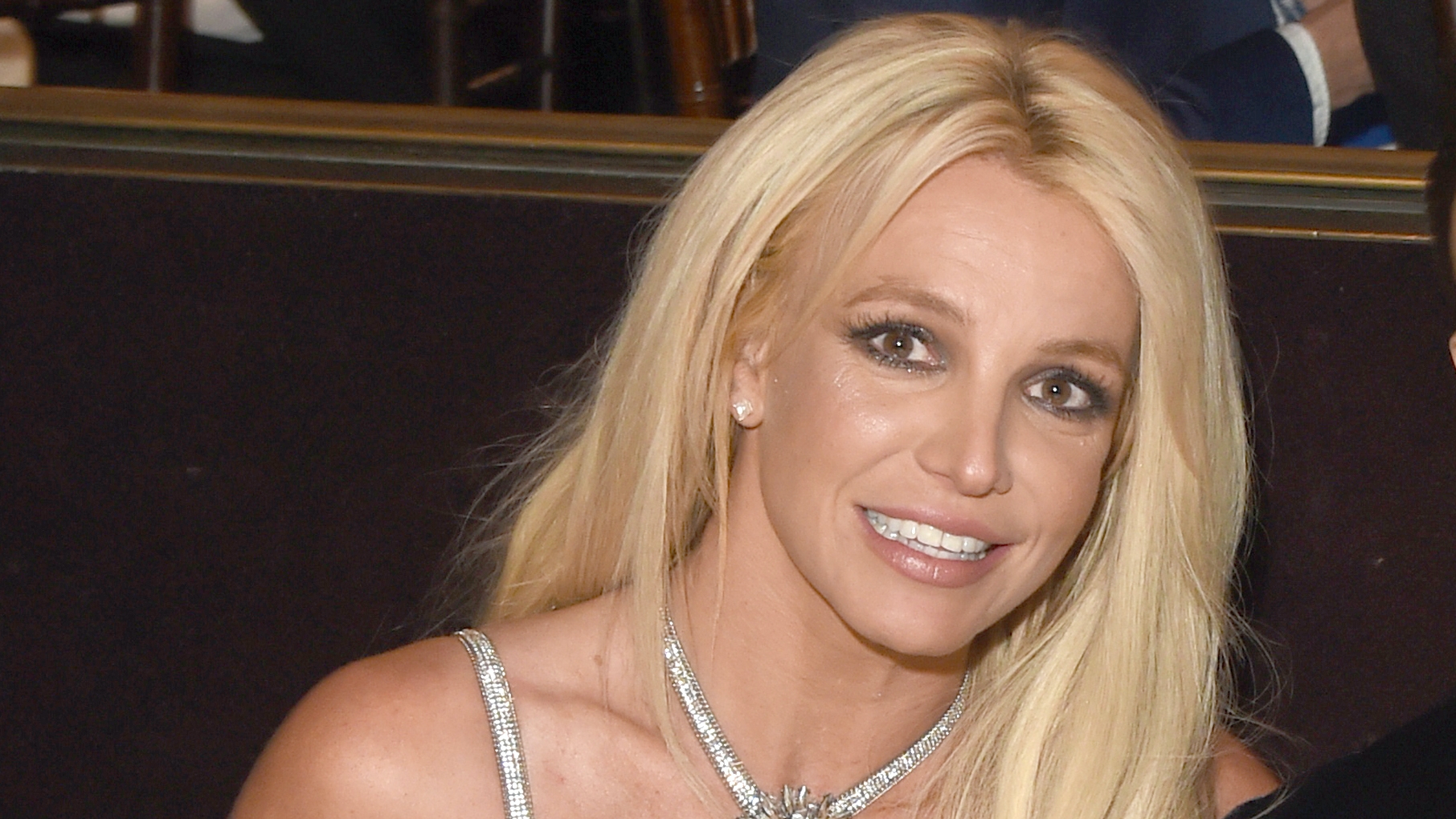 Britney Spears magyarázatot adott újabb félmeztelen fotóira
