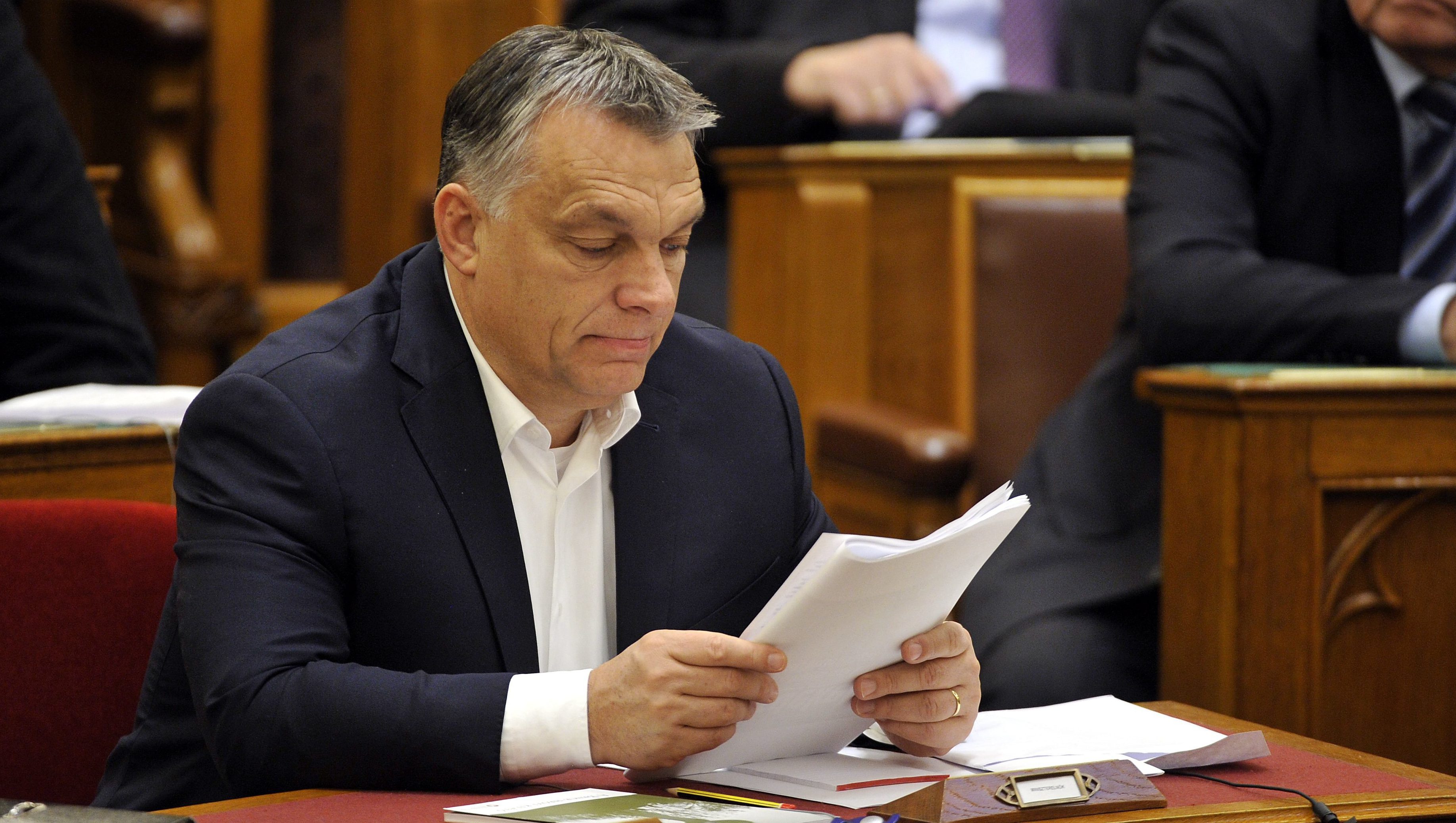 Ezeket a könyveket ajánlja nyárra Orbán Viktor