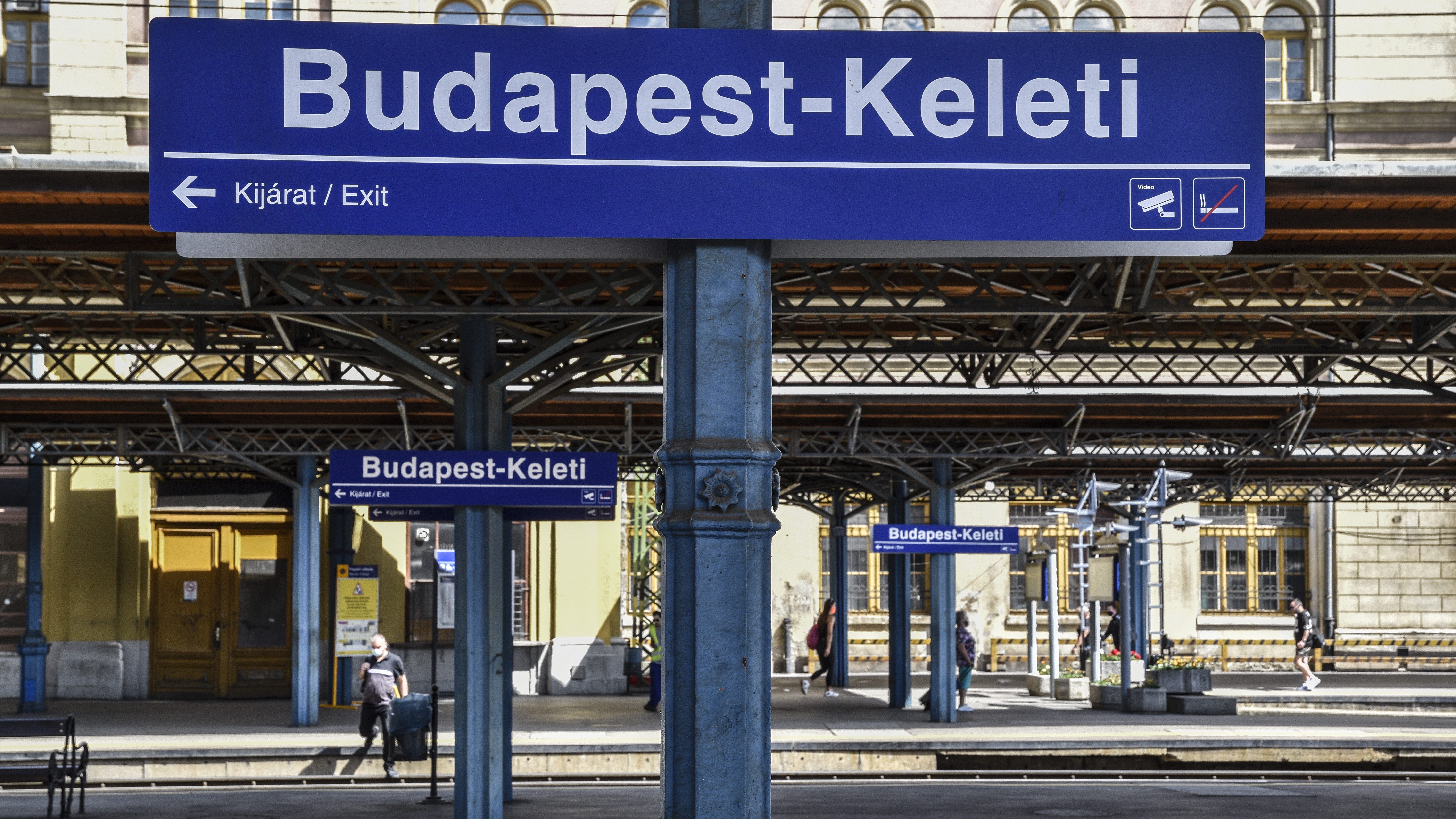 Nagy lesz a por szeptember elejéig a Keleti aluljáróban