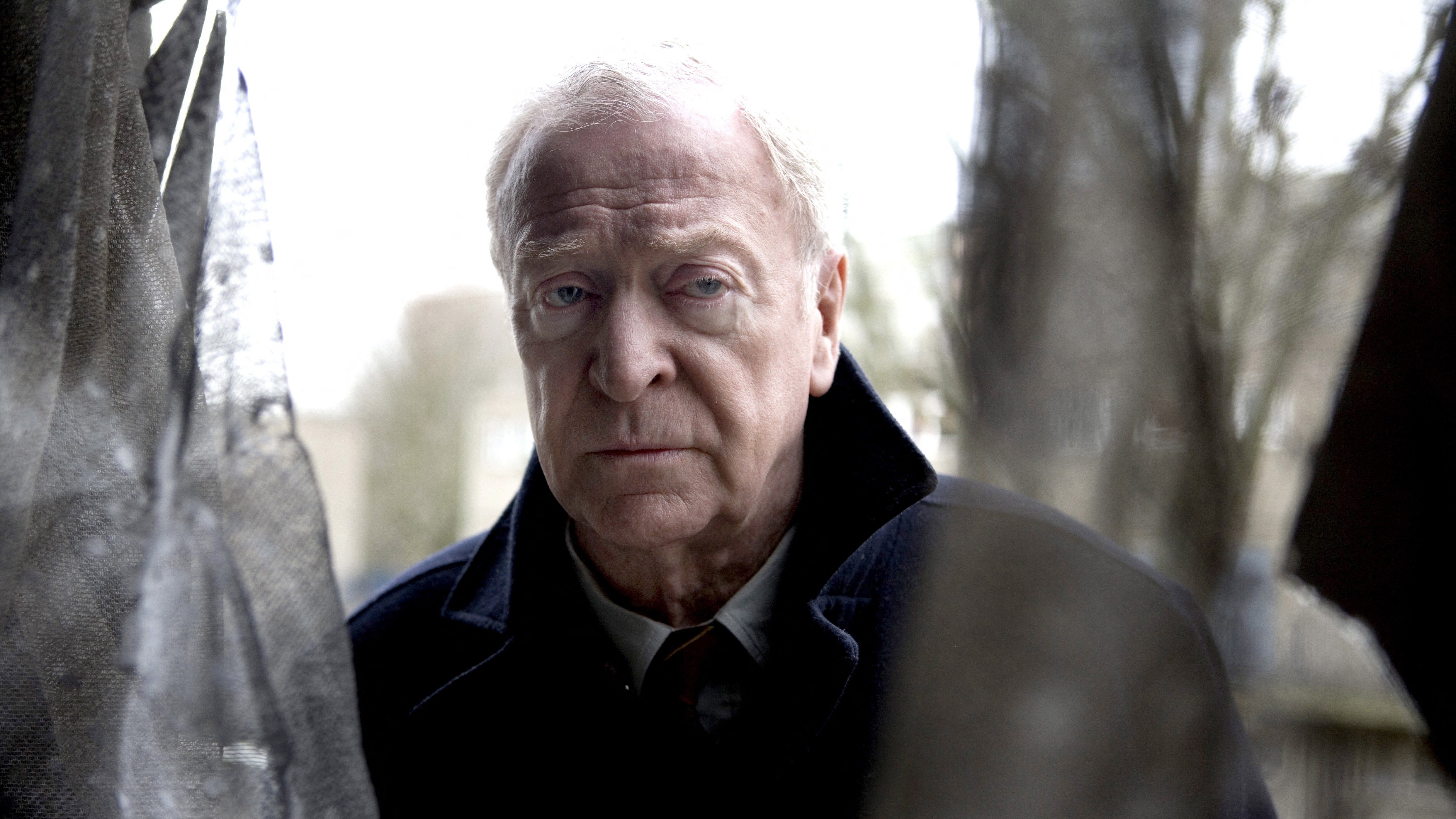 Michael Caine nyolc éven át próbált nem pislogni