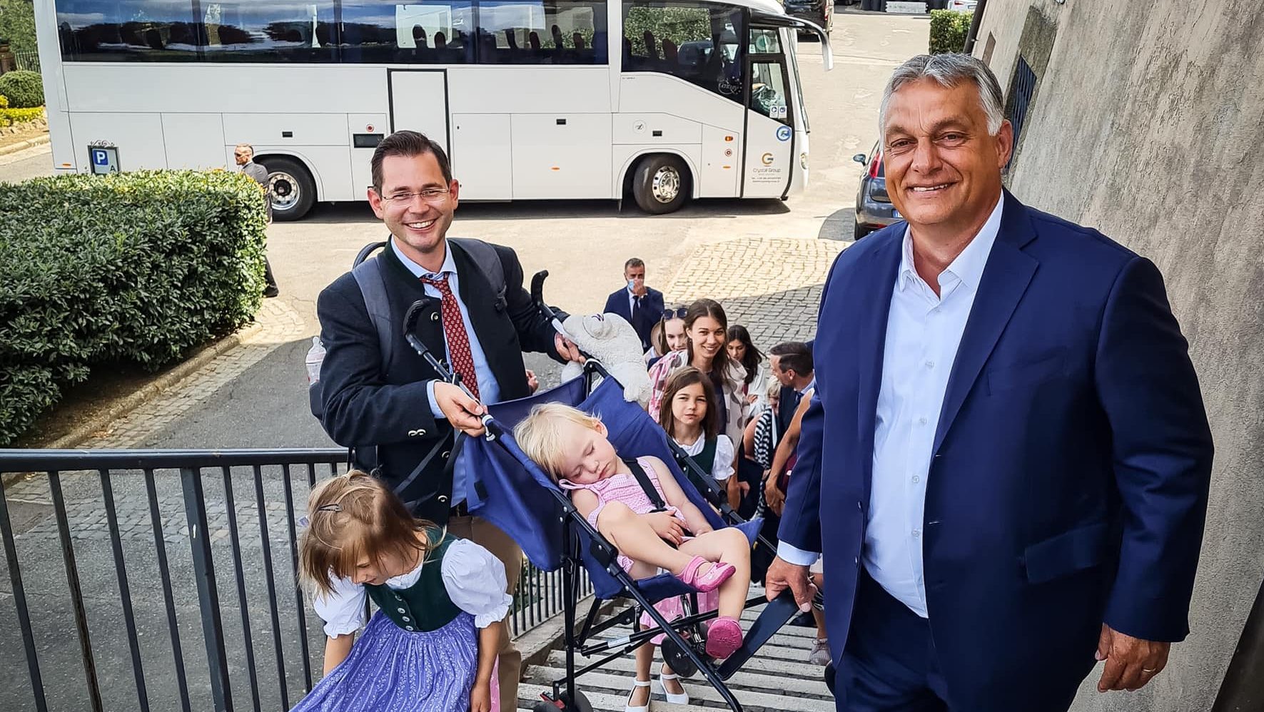 Hvg.hu: Orbán fizetett azért, hogy részt vegyen a római katolikus találkozón