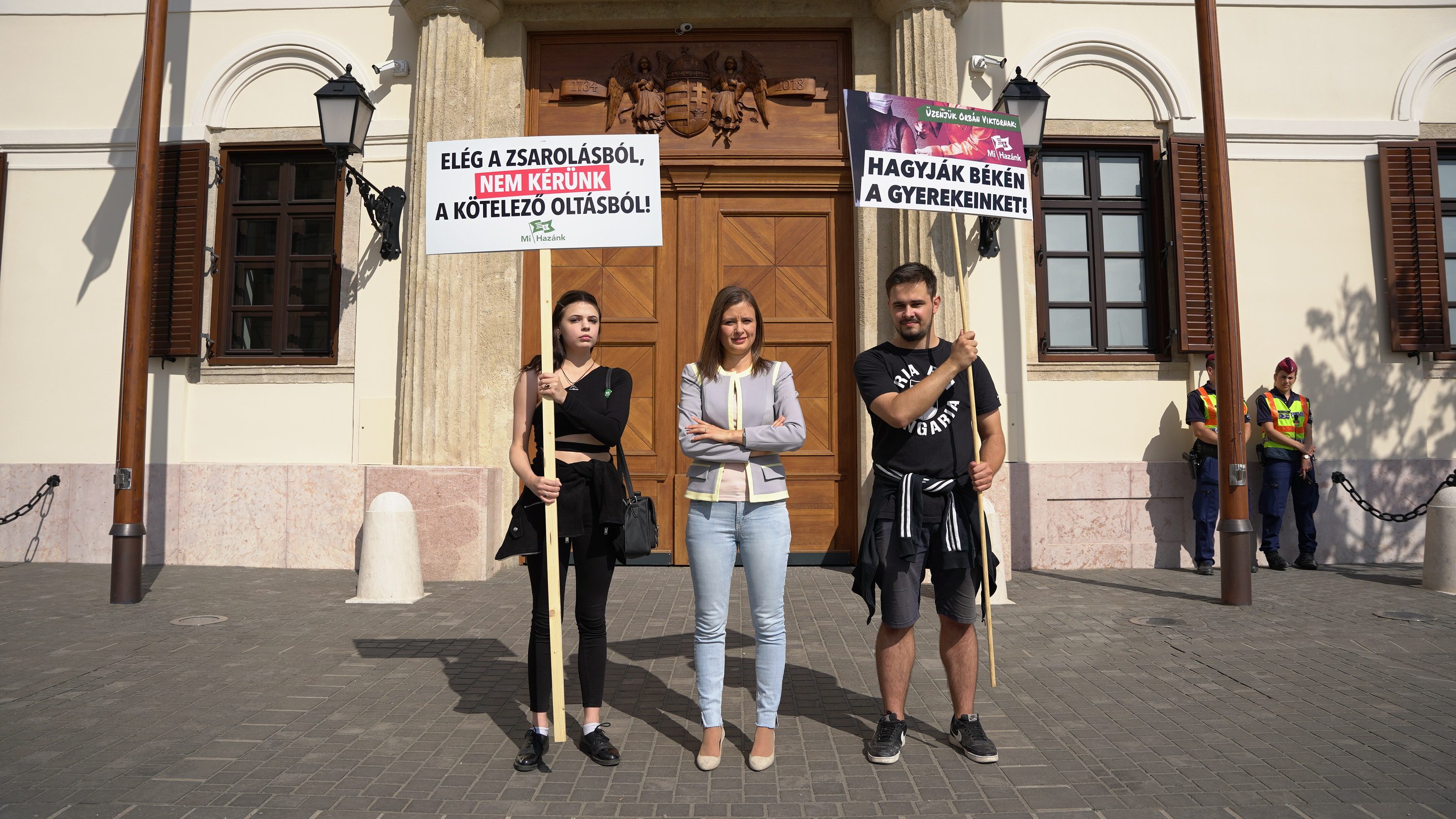 A kötelező Covid-oltás ellen tüntetett a Mi Hazánk