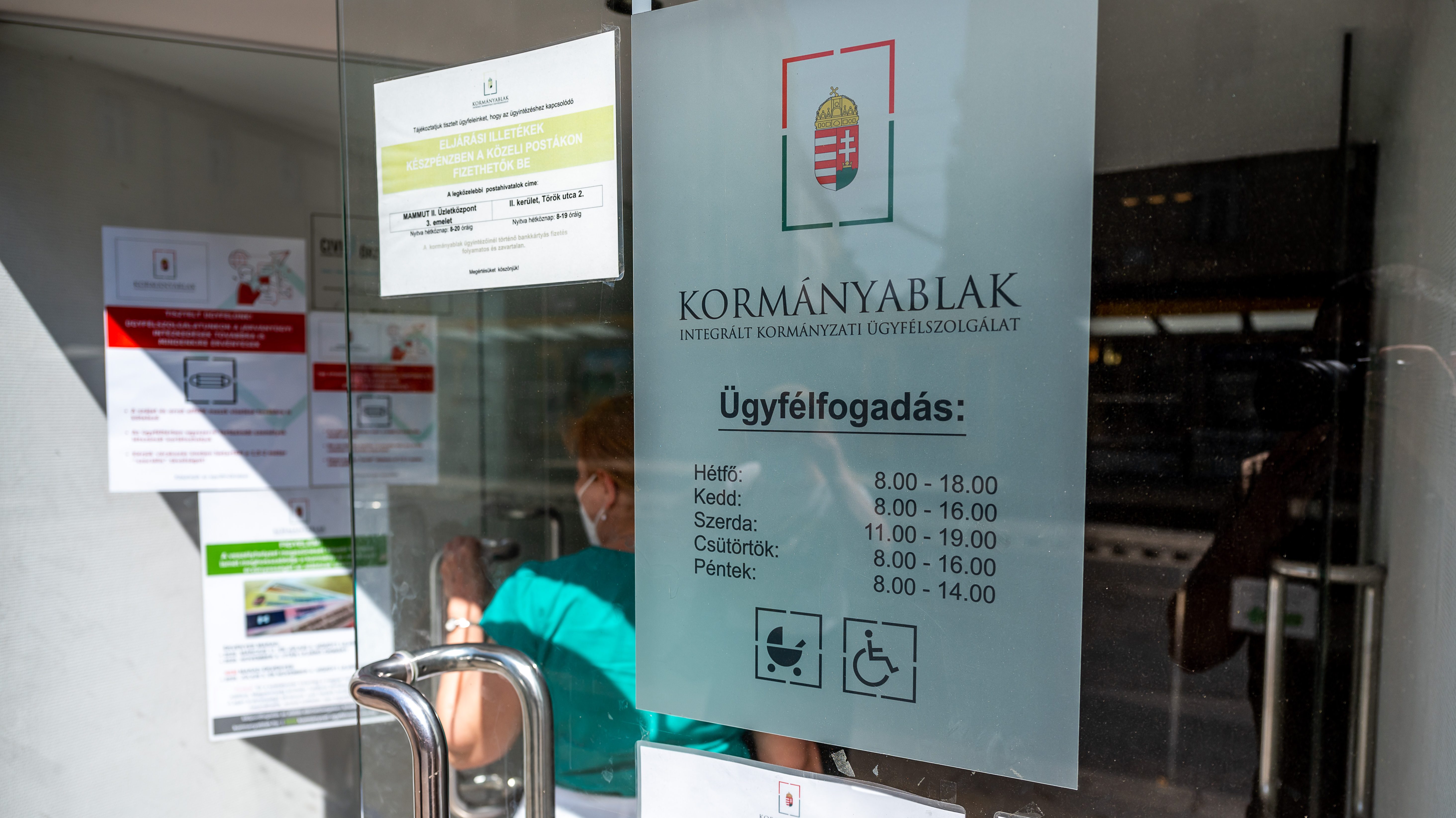 Elindult az aláírásminta alapú hitelesítés a kormányablakokban