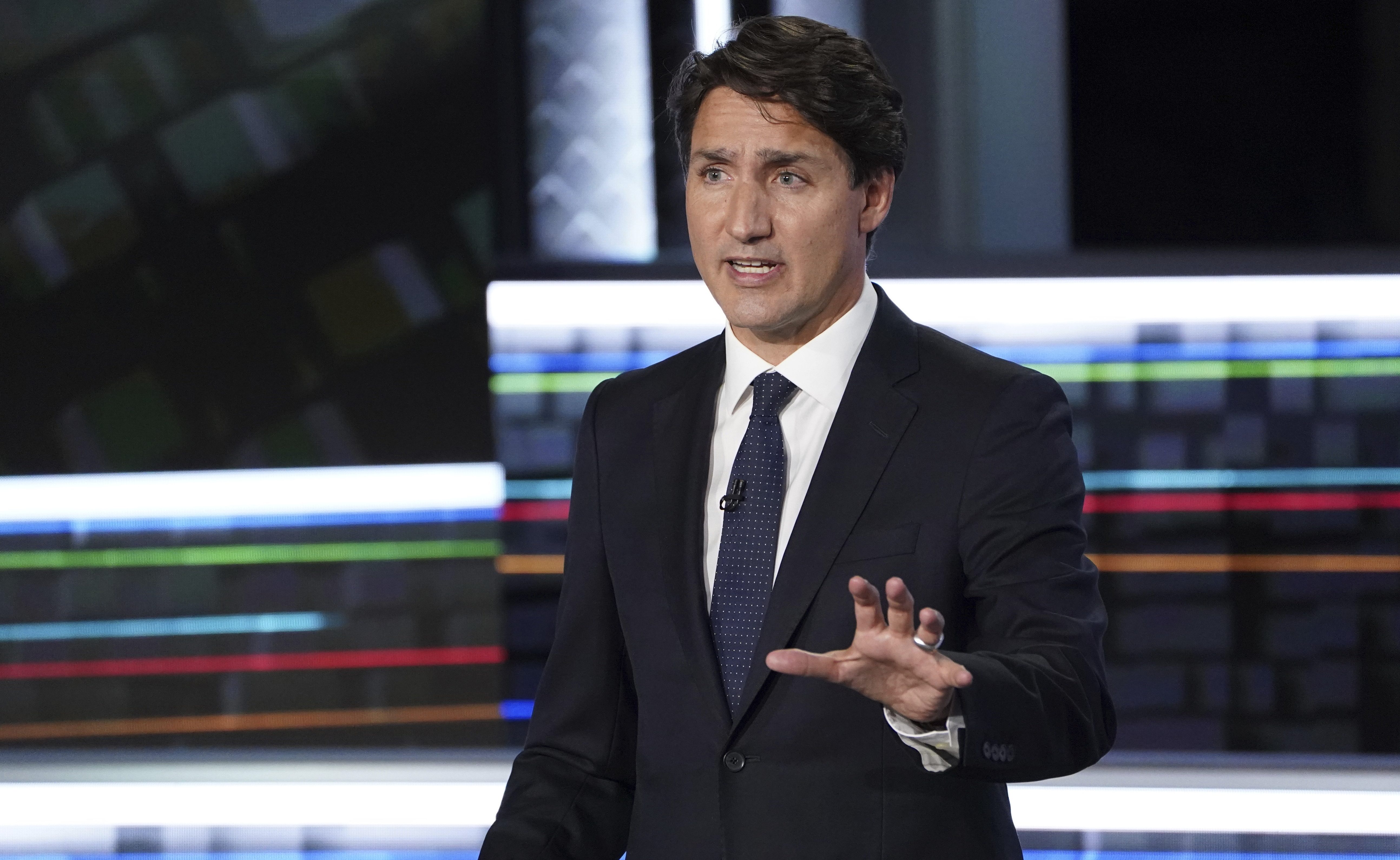 Kanada: Trudeau pártja nyerésre áll, de nem annyira, mint szerette volna