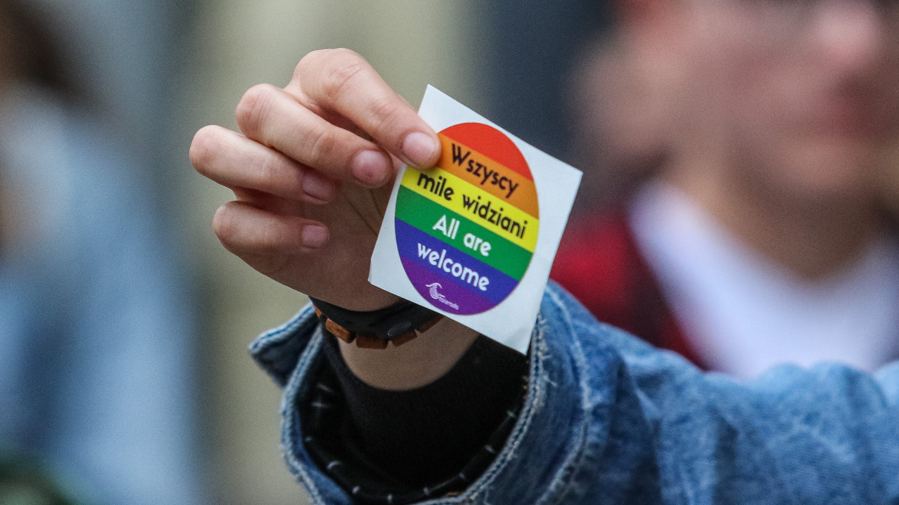 Önként módosította több lengyel önkormányzat a homofób családjogi határozatait