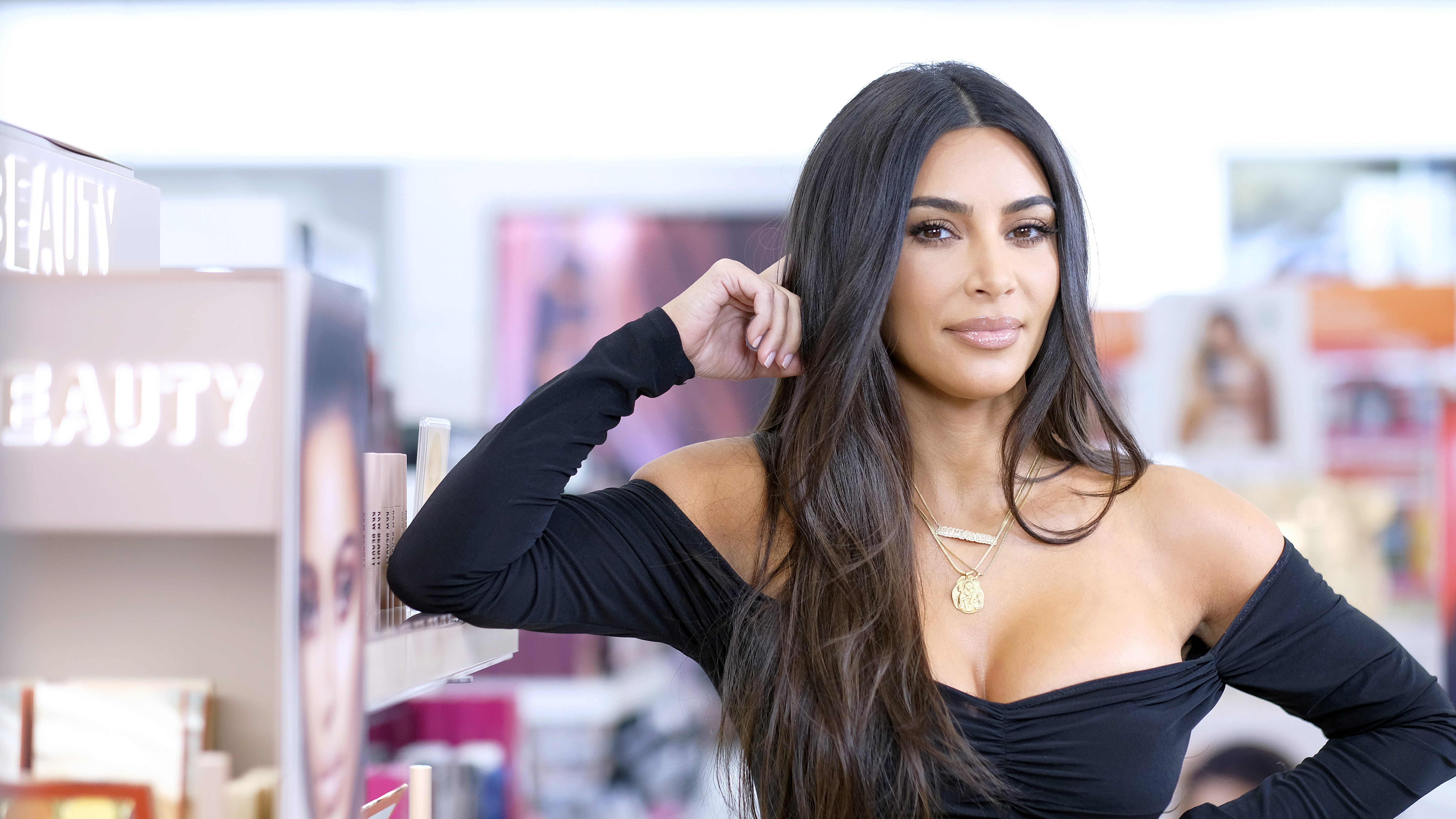 Kim Kardashian már az új realityjét forgatja