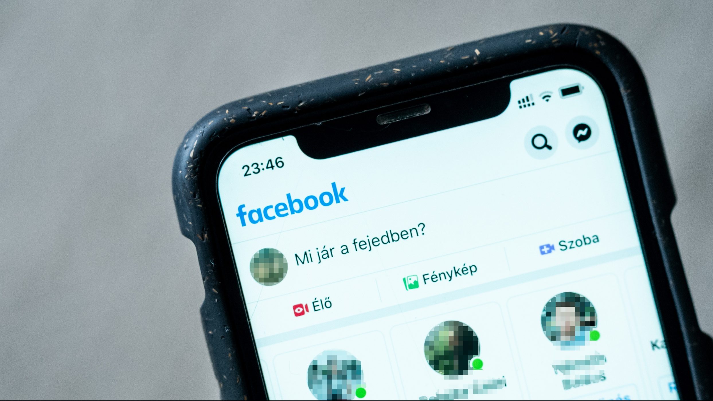 Változik egyeseknél a Facebook, kevesebb politikai tartalom jelenik meg