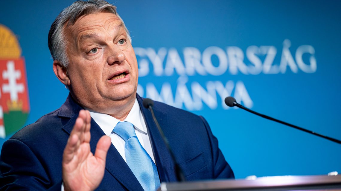 Orbán Viktor enyhített, mégsem kell a csecsemőknek is személyi egy belföldi nyaraláshoz