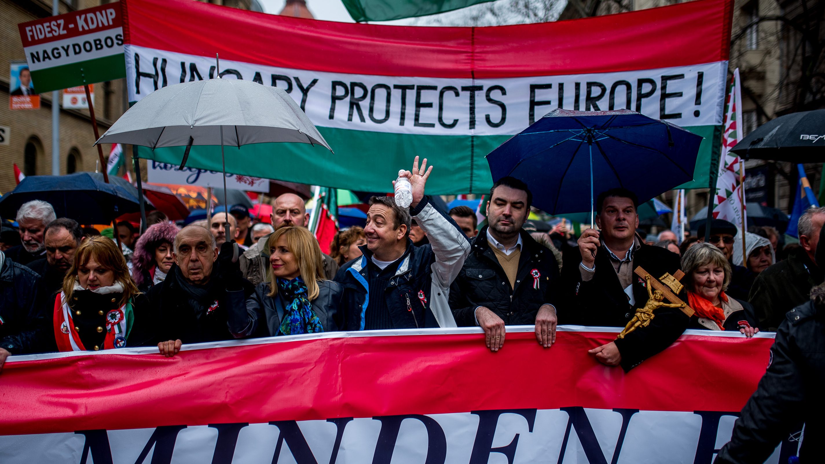 Már nemcsak Brüsszelnek és az ellenzéknek, hanem egész Európának üzenni akarnak a Békemenet szervezői