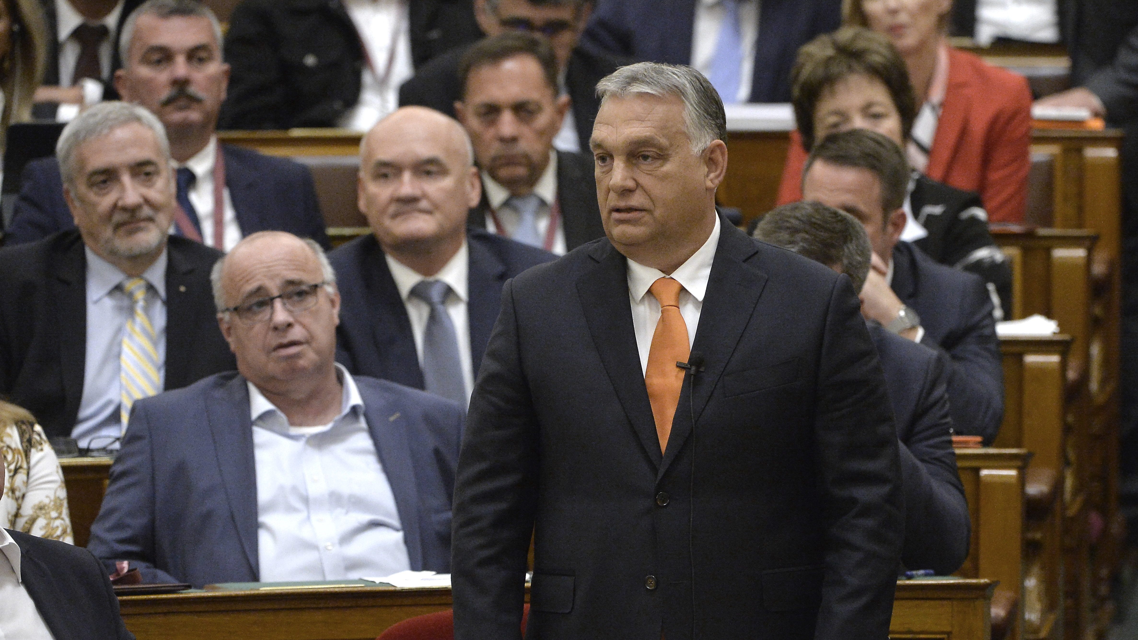 Orbán gyurcsányozással válaszolt a lehallgatást firtató kérdésekre