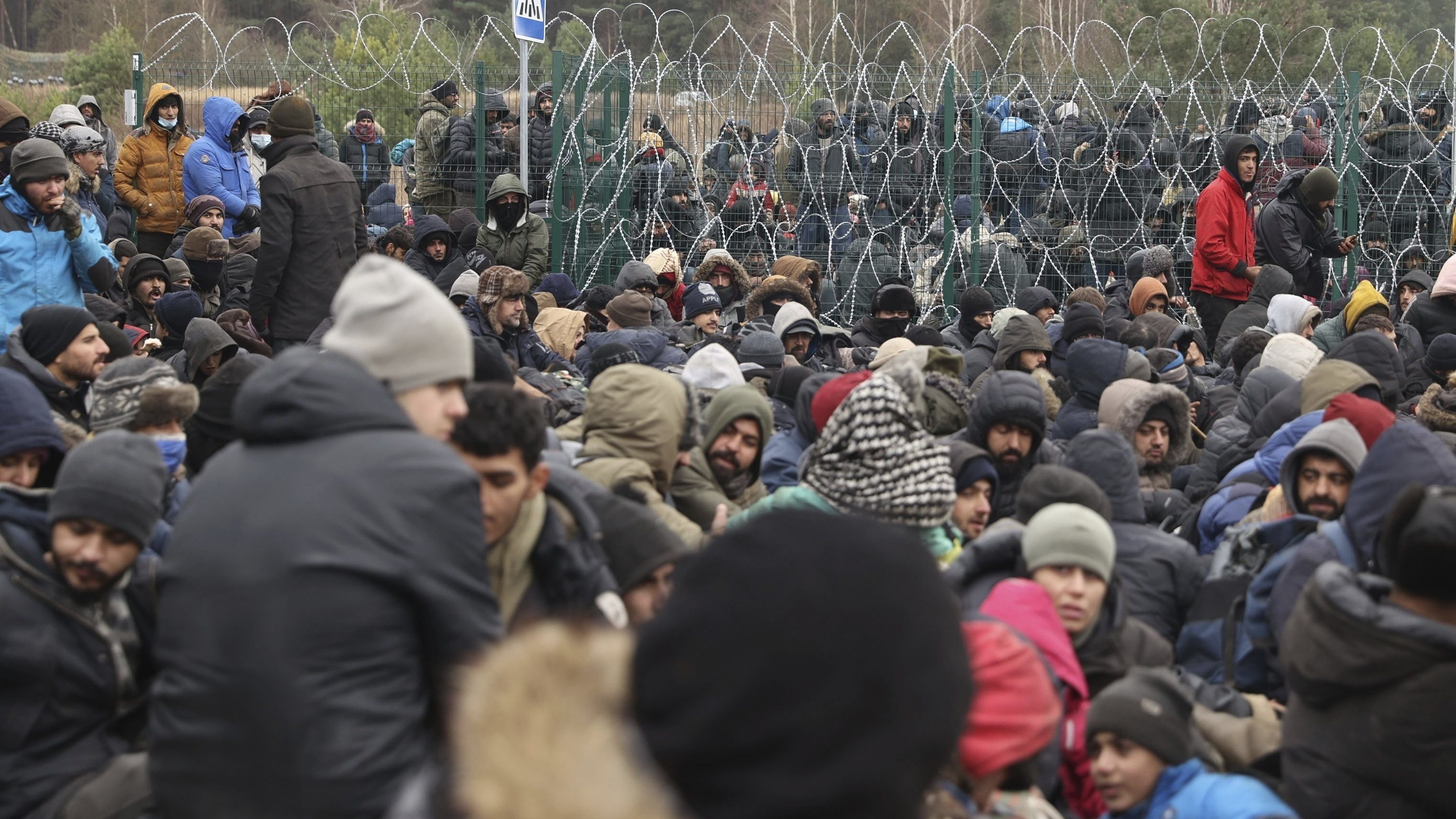 13 halott után eltűntek a menekültek a lengyel határról