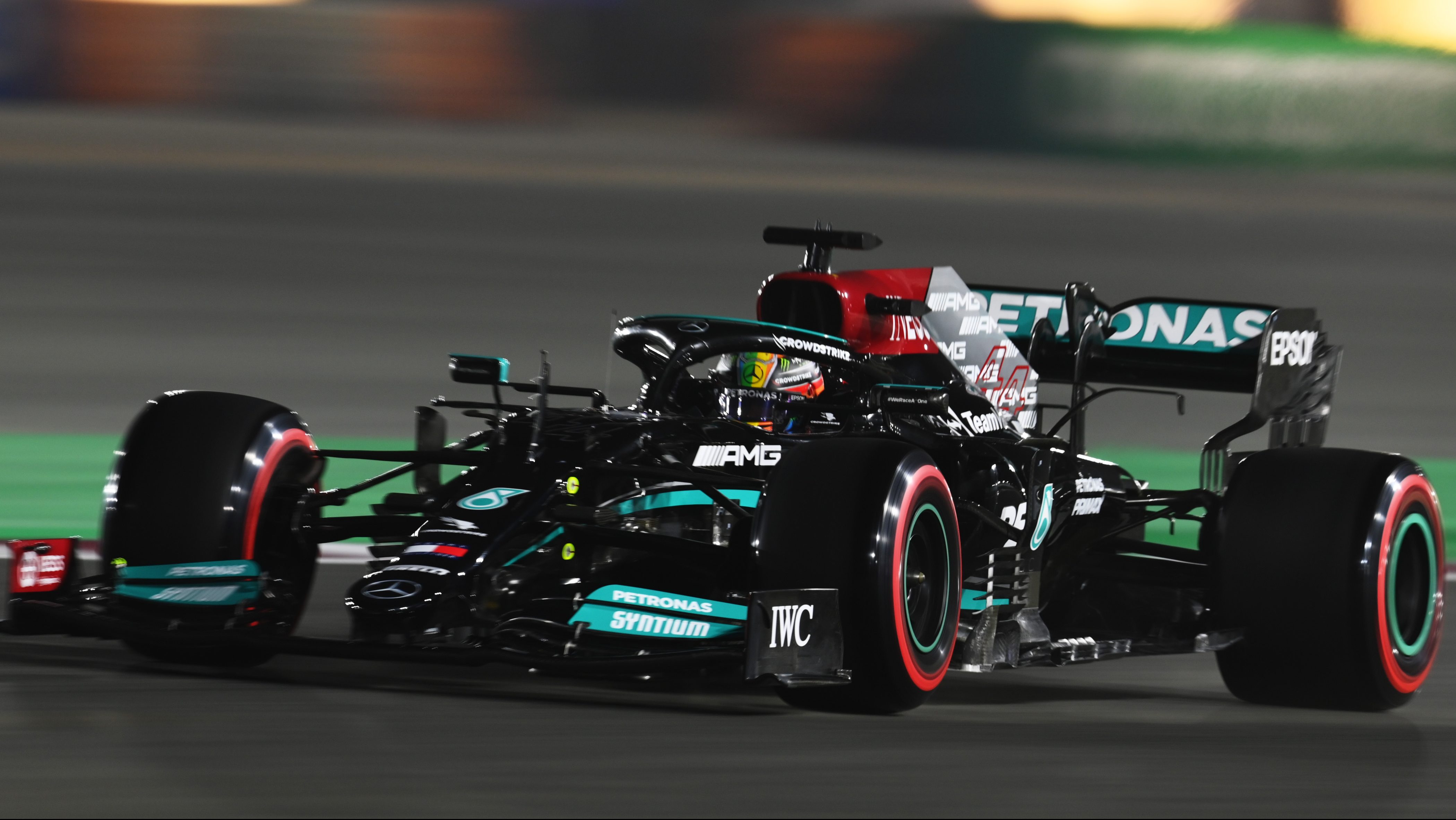 Lewis Hamiltoné a pole Katarban, de nem ez a Red Bull legnagyobb baja