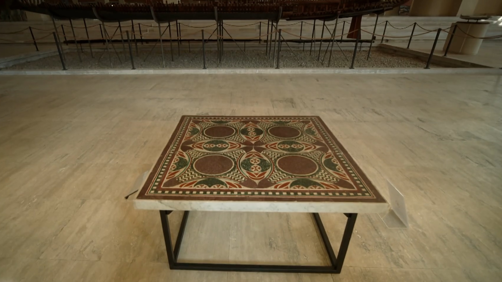 Ötven éven át használták dohányzóasztalnak a felbecsülhetetlen értékű római mozaikot