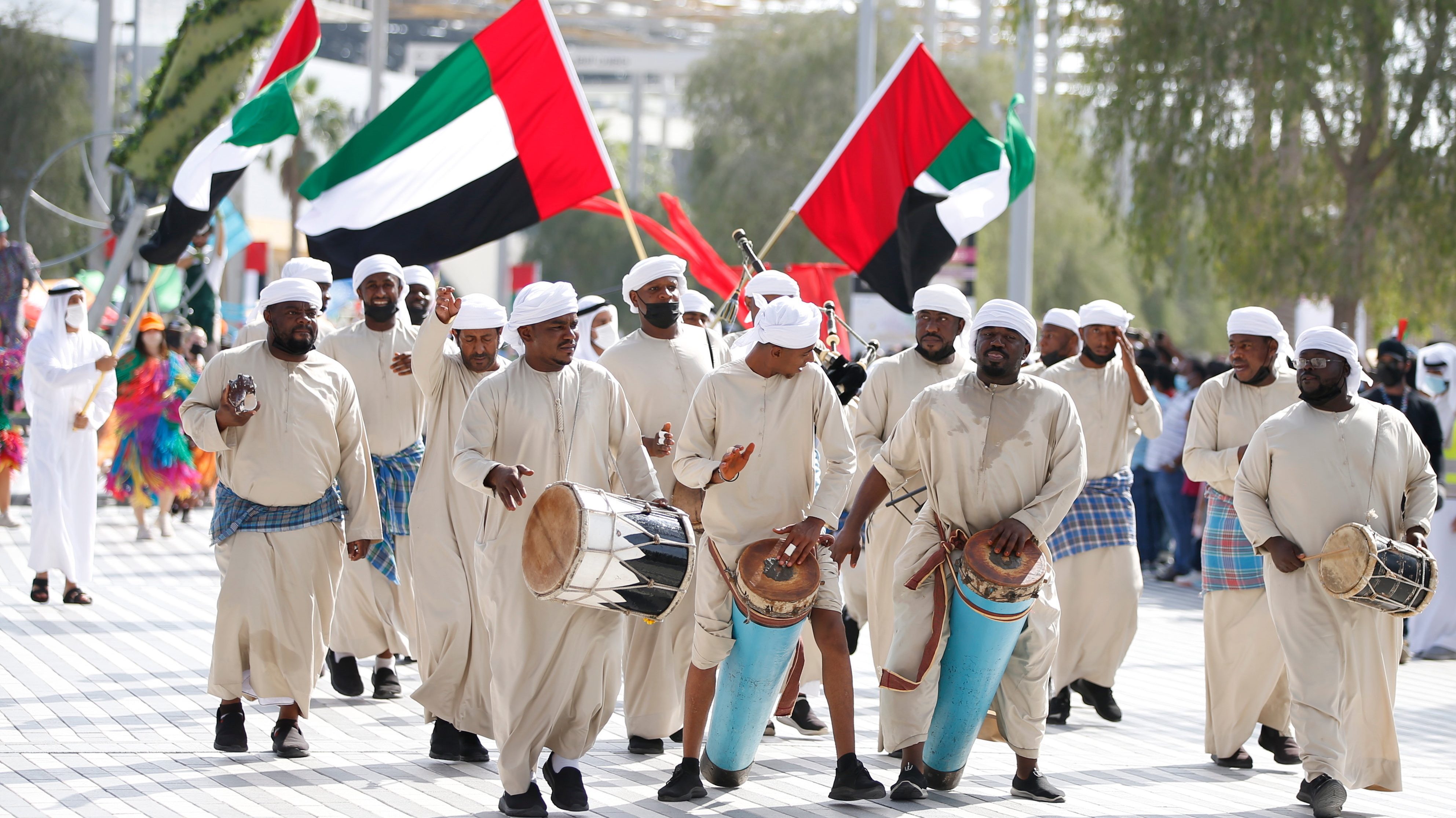 A világon elsőként vezetnek be négy és fél napos munkahetet az Egyesült Arab Emírségekben