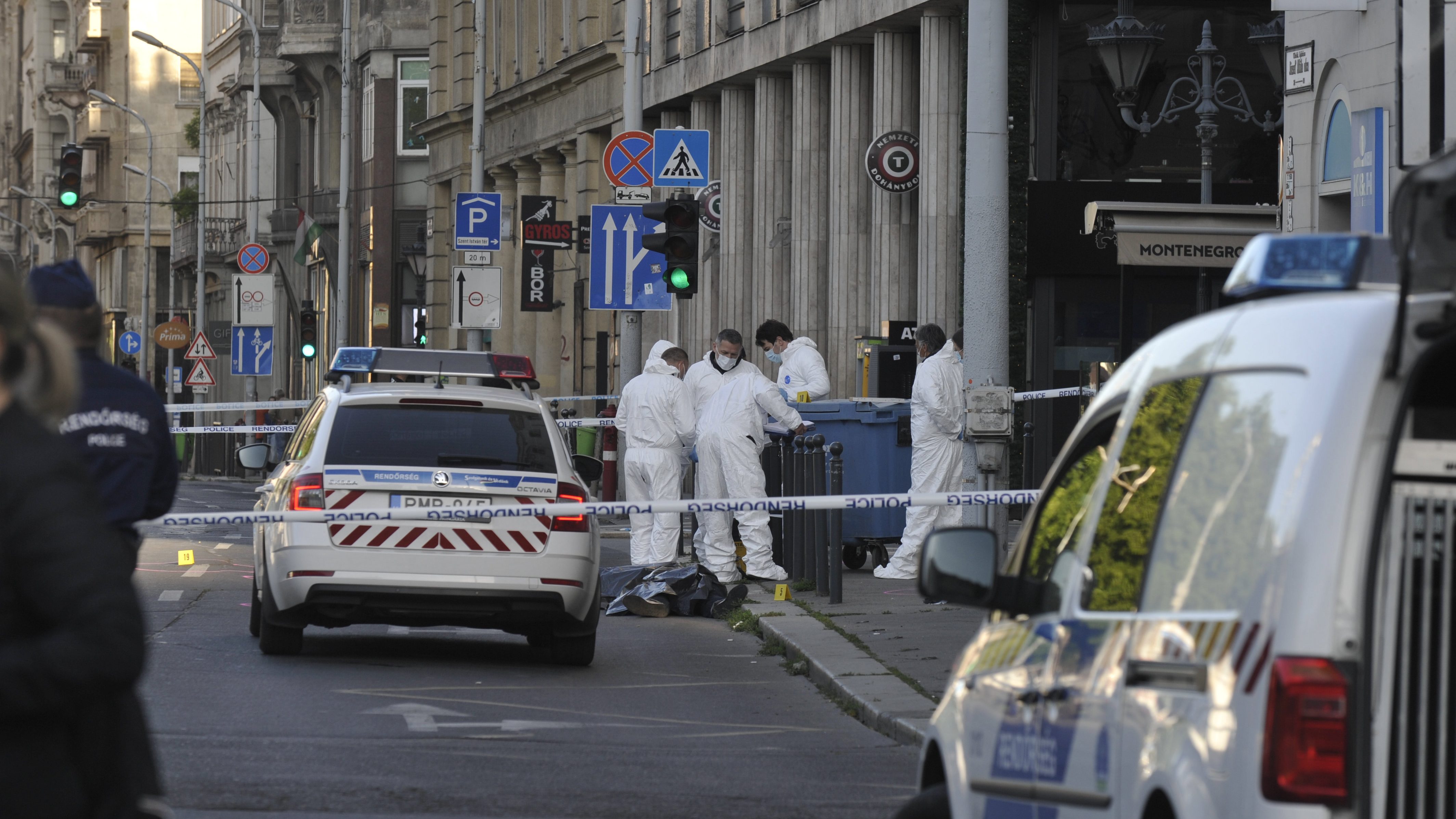 23 év 10 hónap fegyházat kértek a Deák téri kettős gyilkosra