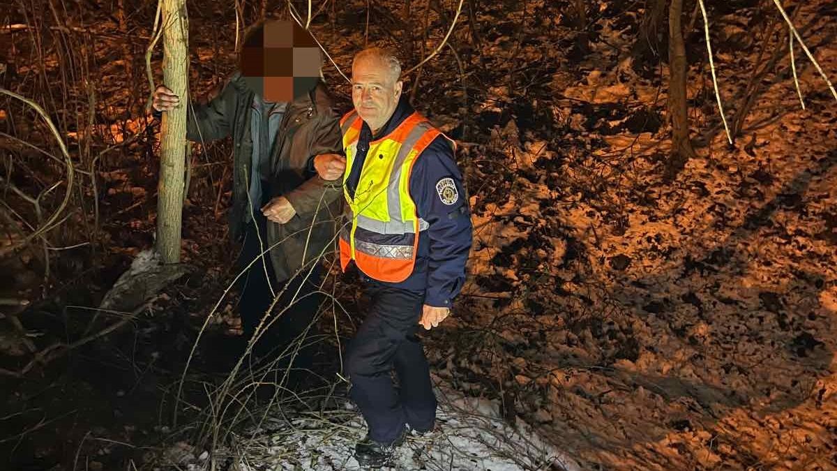 Riadóláncot alkotva kerestek egy 79 éves férfit, aki eltűnt otthonról