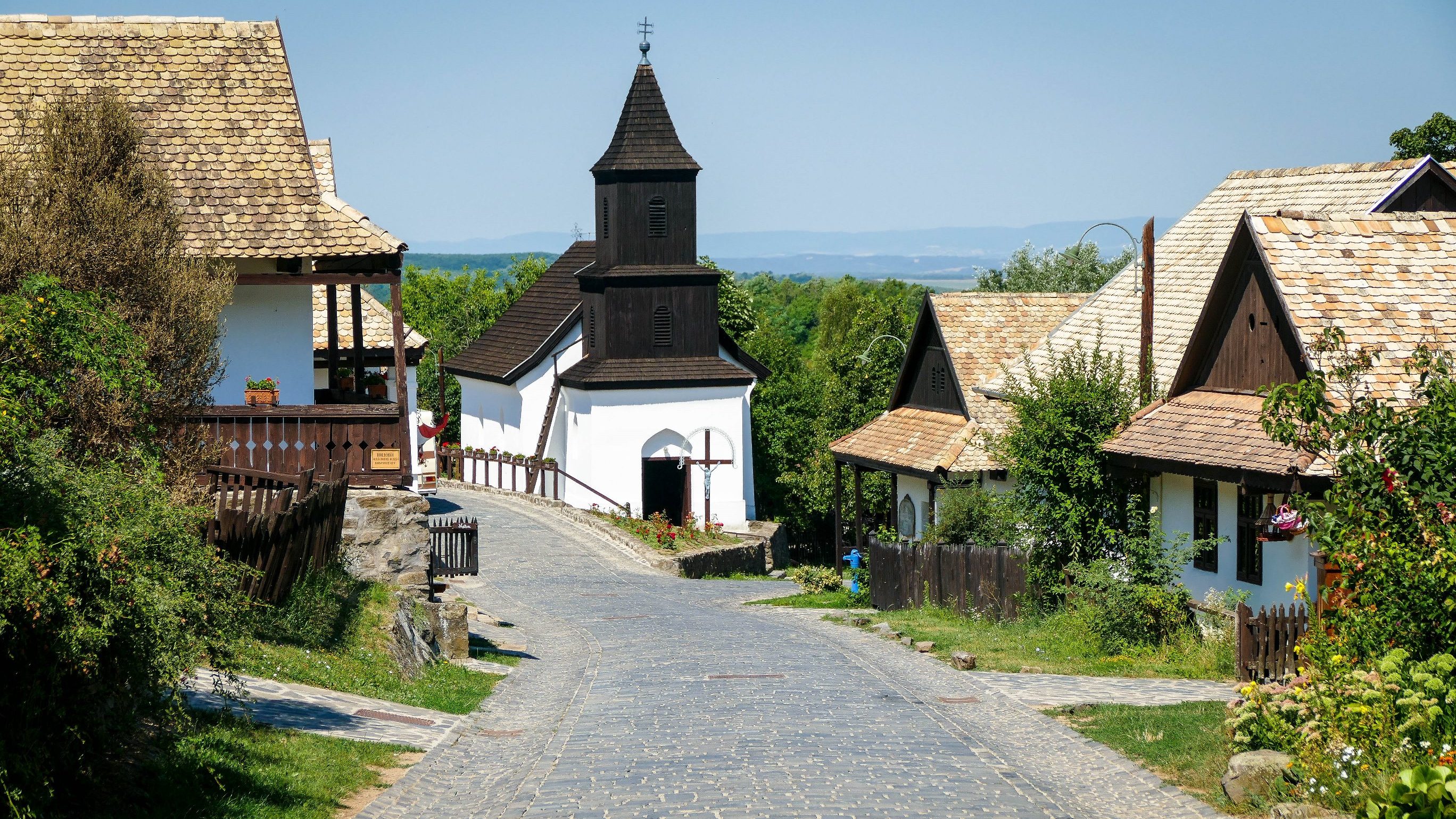 Hollókőn az egekbe szöktek az ingatlanárak