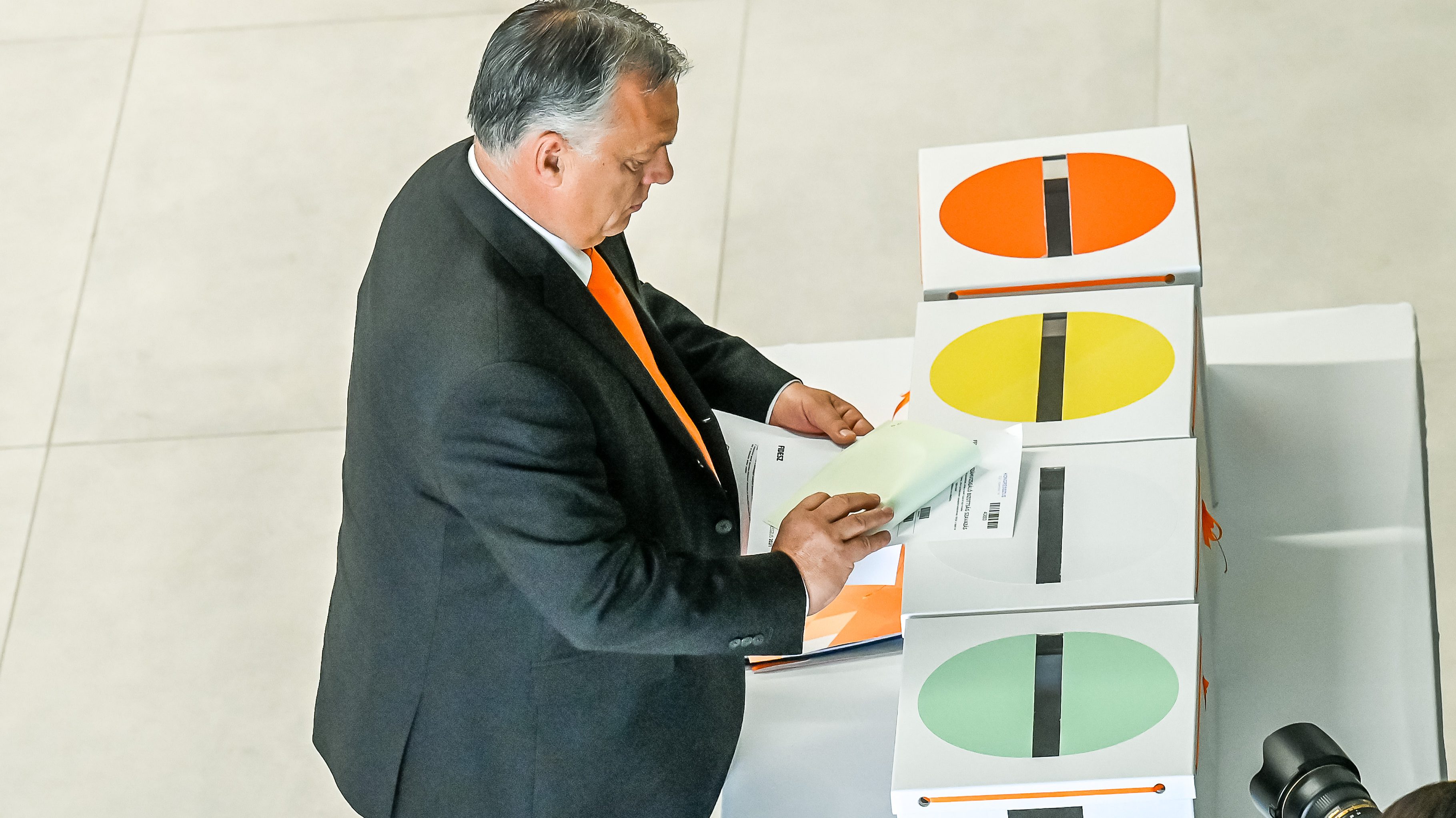 Republikon: Völner-ügy ide, negyedik hullám oda, erősödéssel fordul rá 2022-re a Fidesz