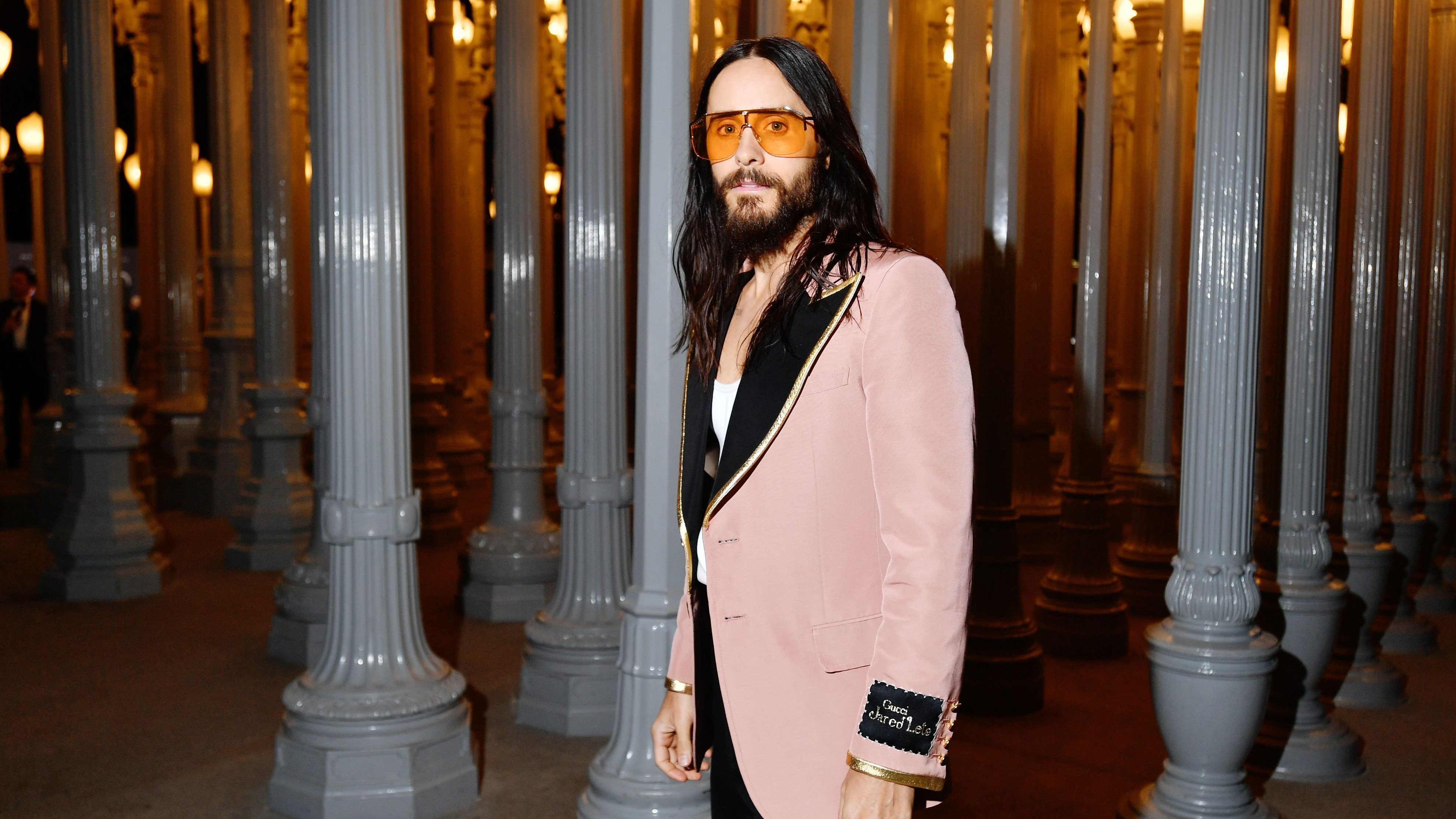 Jared Leto félmeztelen fotót posztolt, a kommentelők nem hiszik el, hogy 50 éves