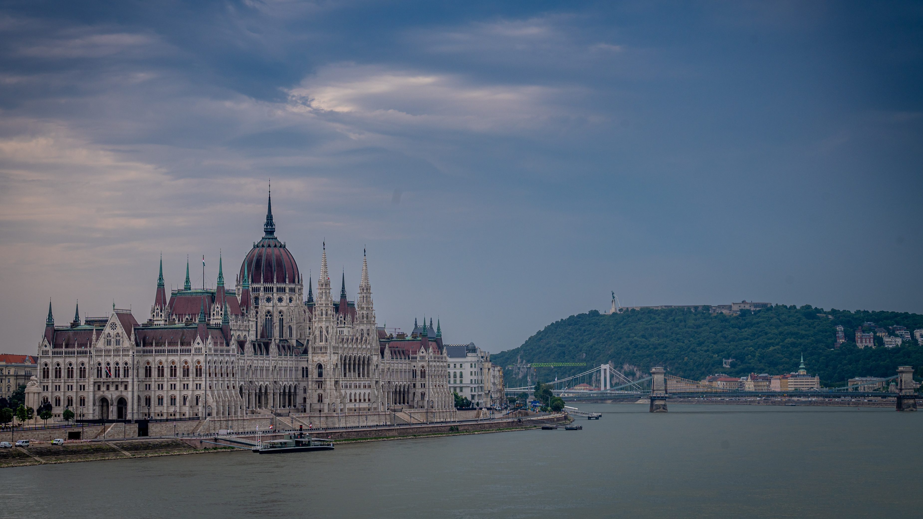 Bukarestben már jobban lehet keresni, mint Budapesten