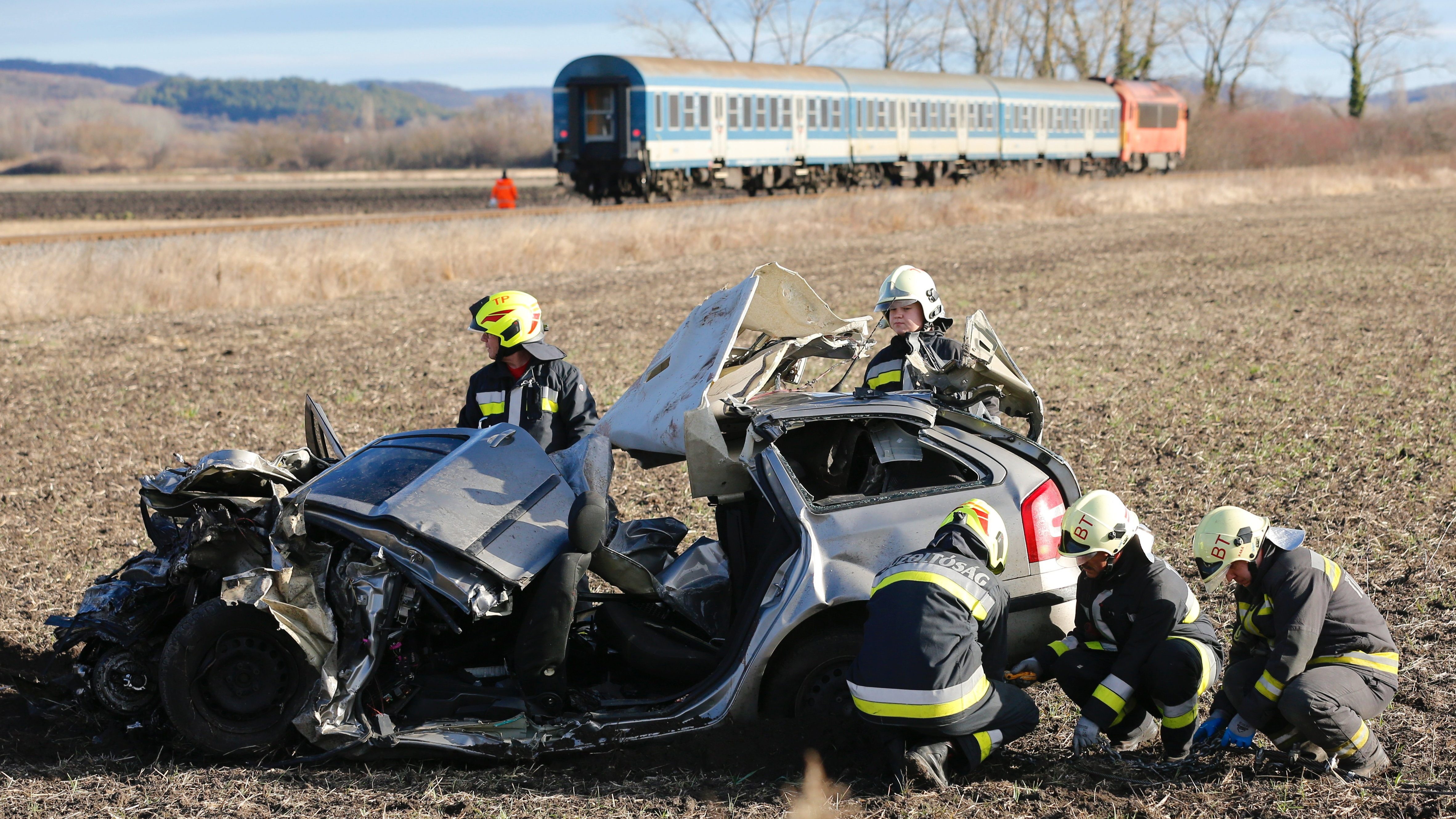 Cáfolták, hogy meghalt a tapolcai vasúti baleset életveszélyes sérültje