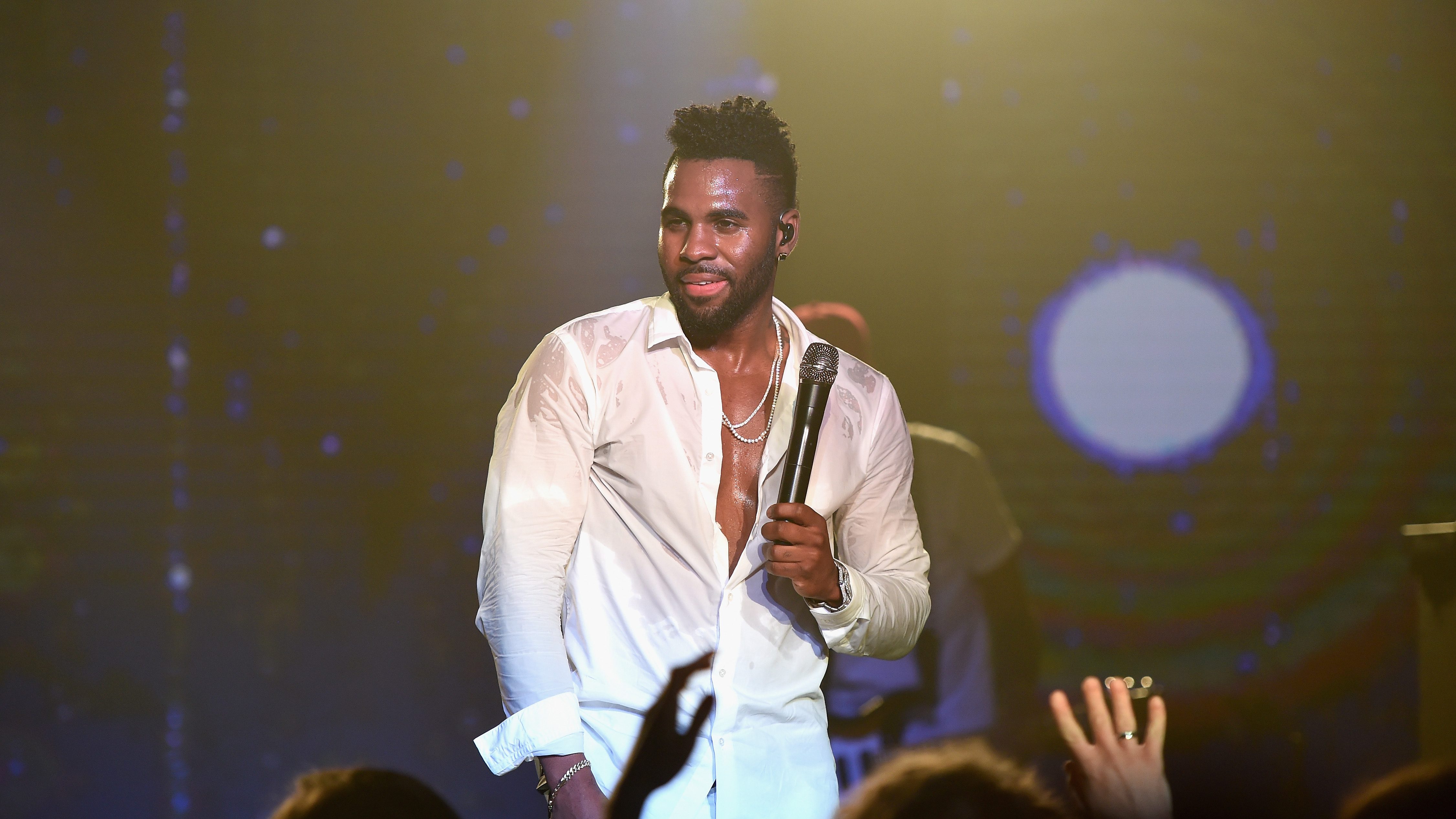 TMZ: Jason Derulo összeverekedett két férfival, mert Ushernek nevezték