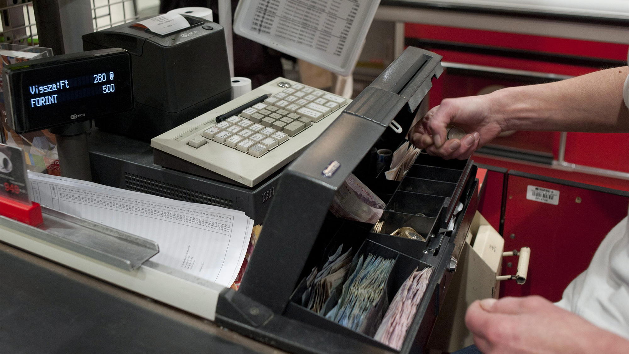 SZÉP-kártyás élelmiszervásárlás: a CBA és a Spar biztos beszáll az üzletbe