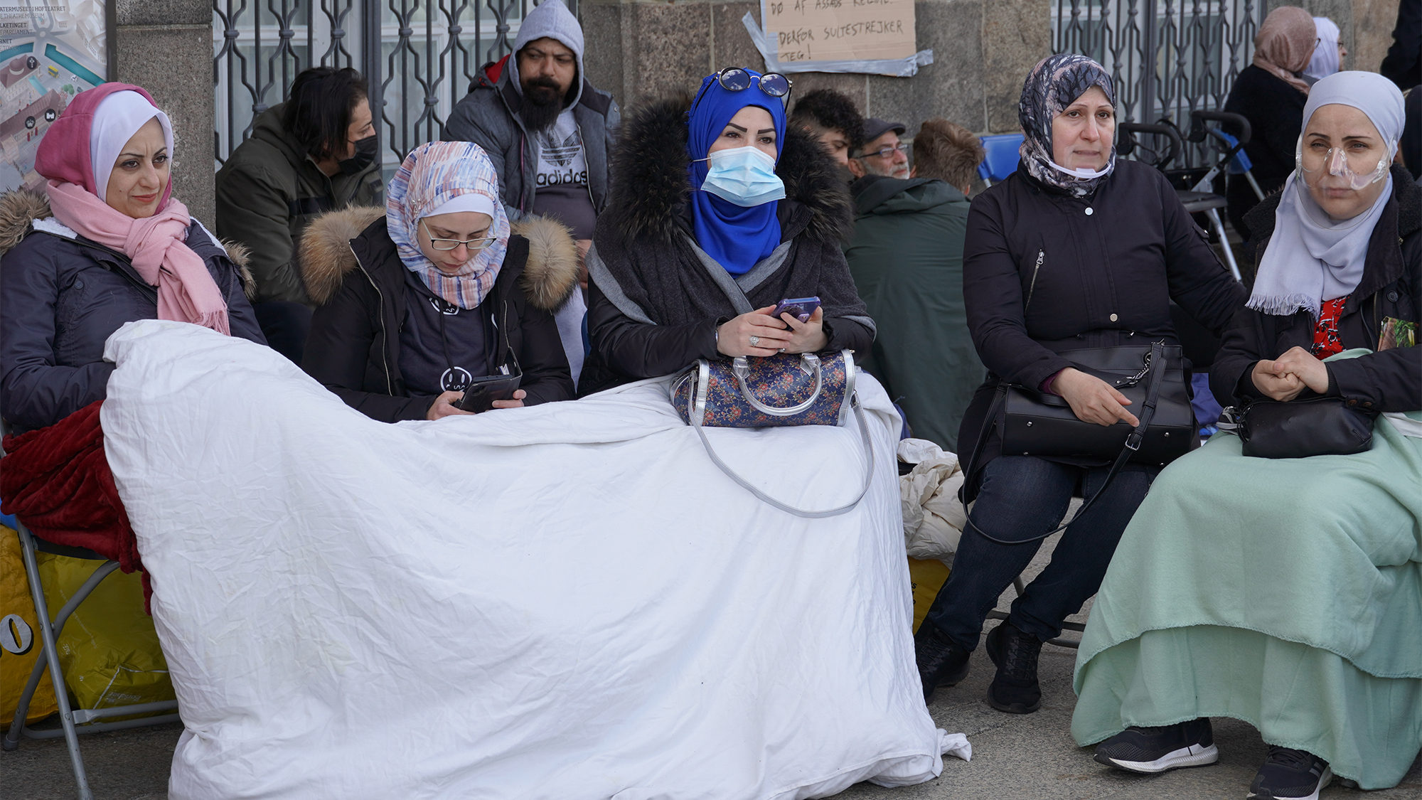 Szélsőjobbos álmokat dédelgetnek a menekülttaszítóvá vált dán szocdemek