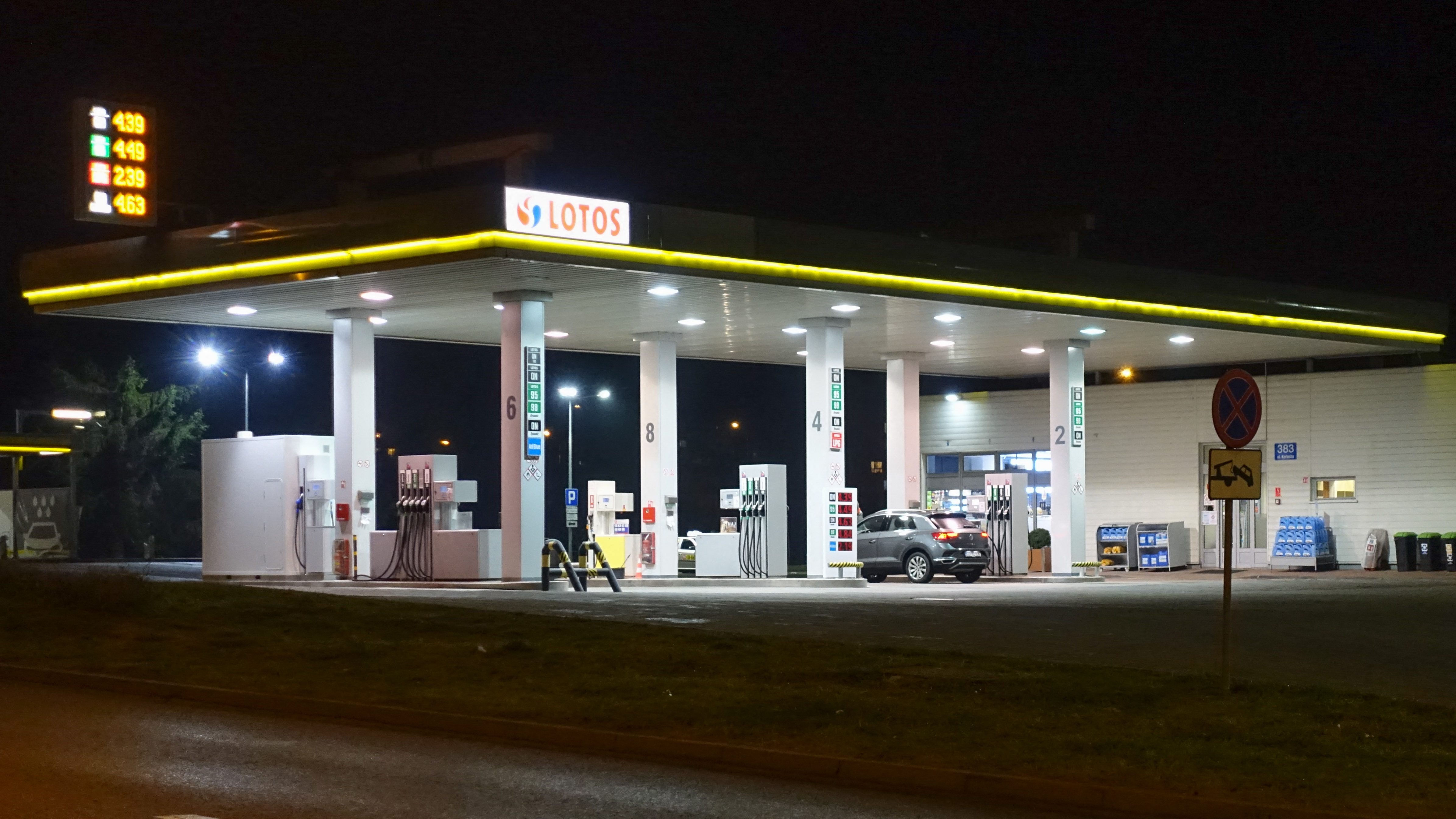 Lengyel benzinkutakat vett a MOL, cserébe lengyel kúthálózat indul itthon és eltűnik a Lukoil