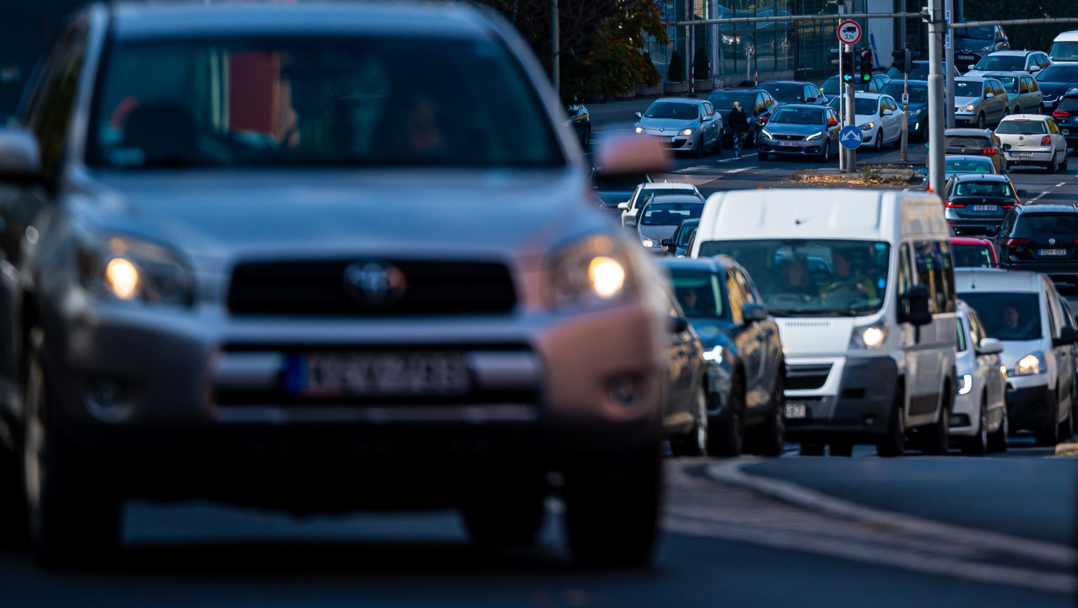 2 év alatt 2 millió forinttal drágultak a használt autók