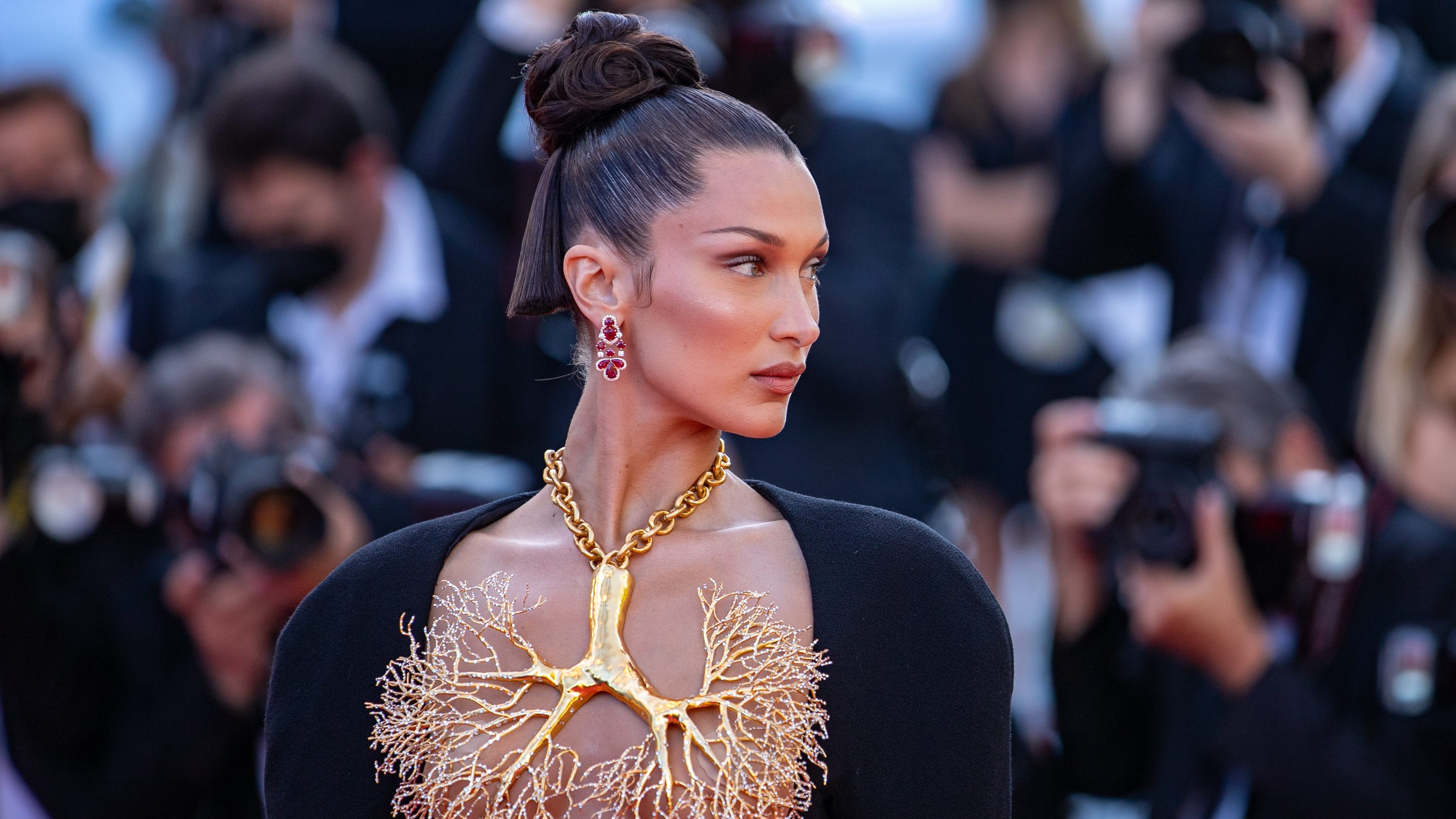 Bella Hadid abbahagyta az ivást, mert részegen nem tudta kontrollálni magát