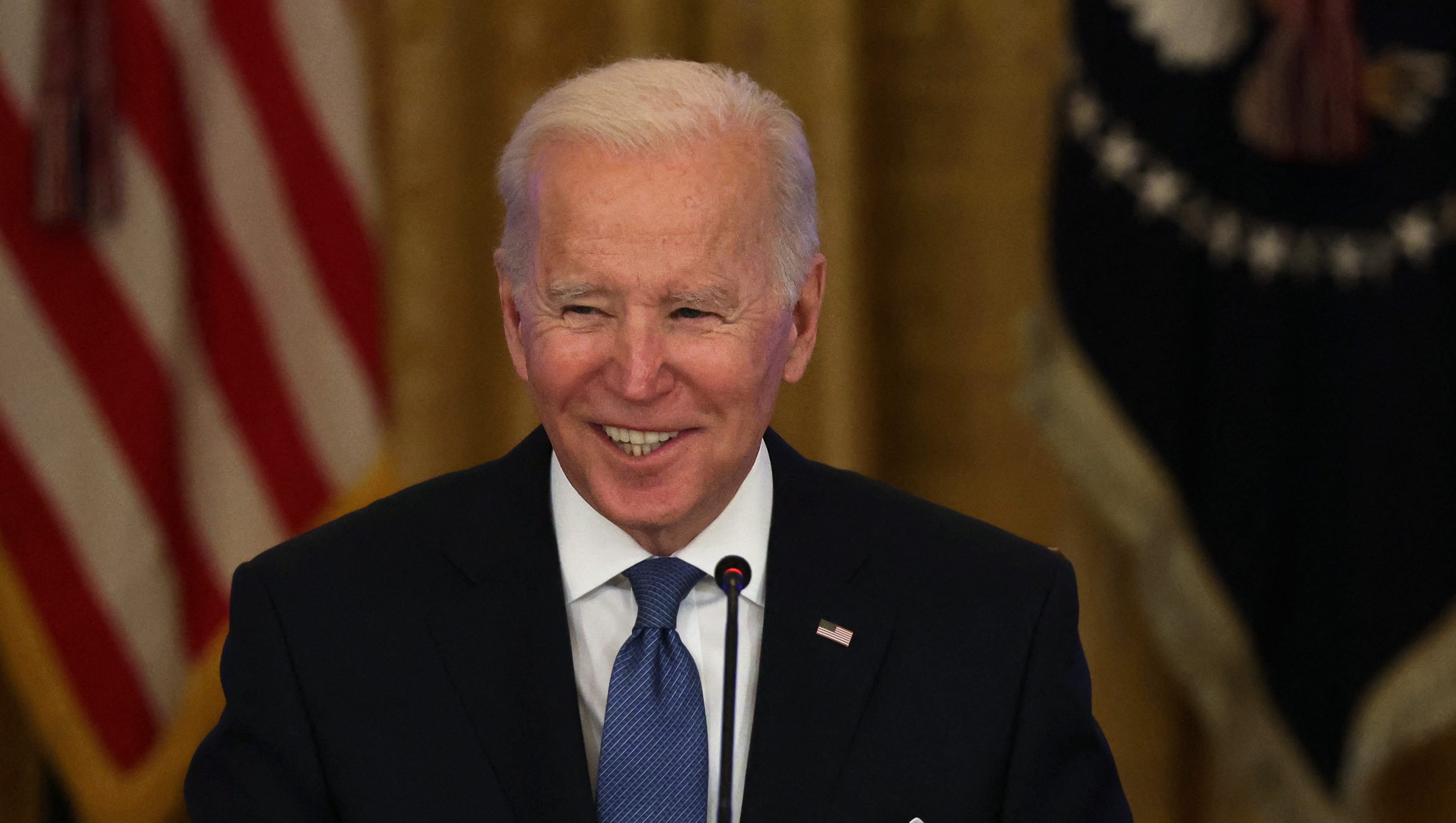 „Micsoda egy kibaszott hülyegyerek” – Biden kiakadt a Fox News újságírójának kérdésein